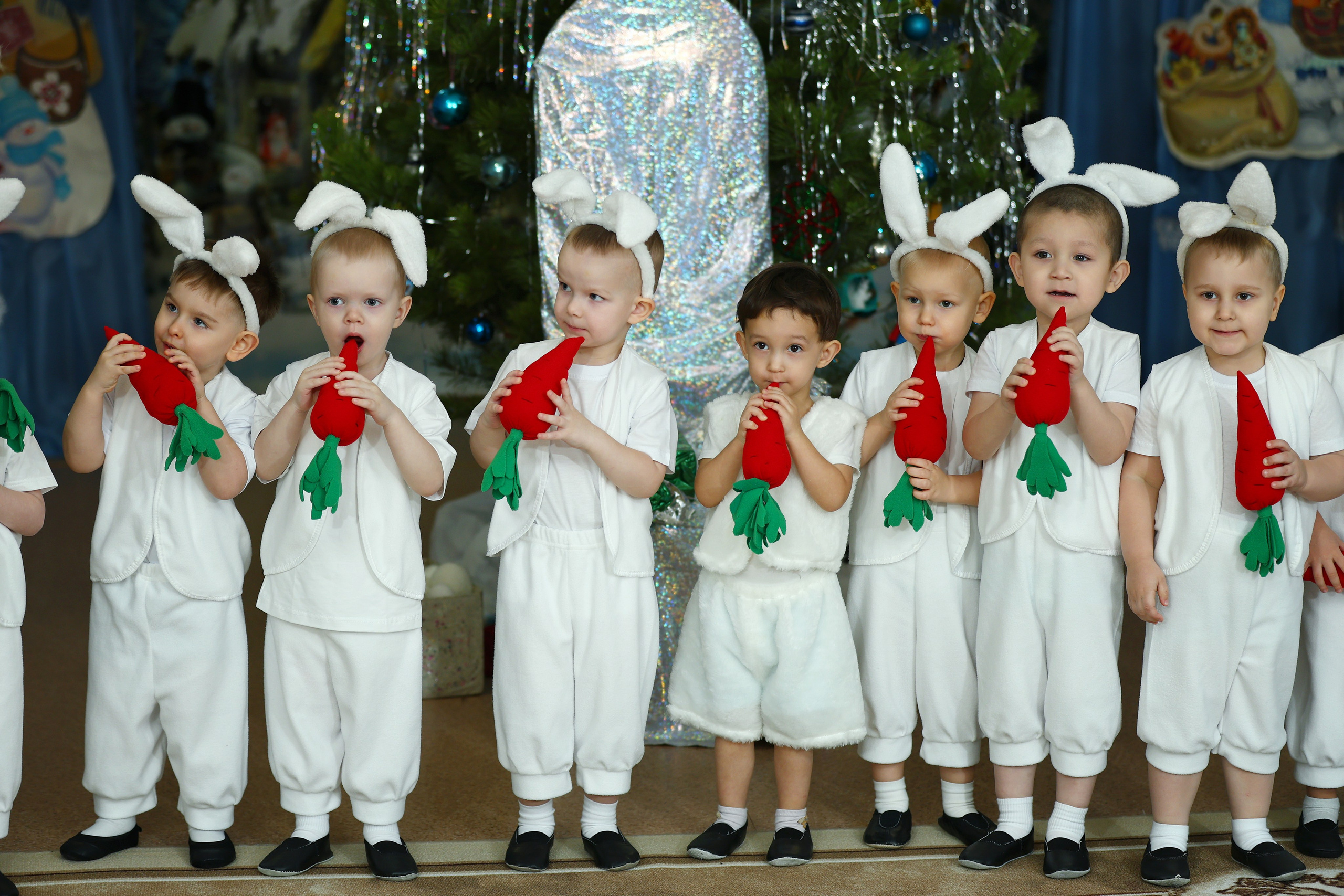 Новогодний утренник. Выпускные Альбомы Омск