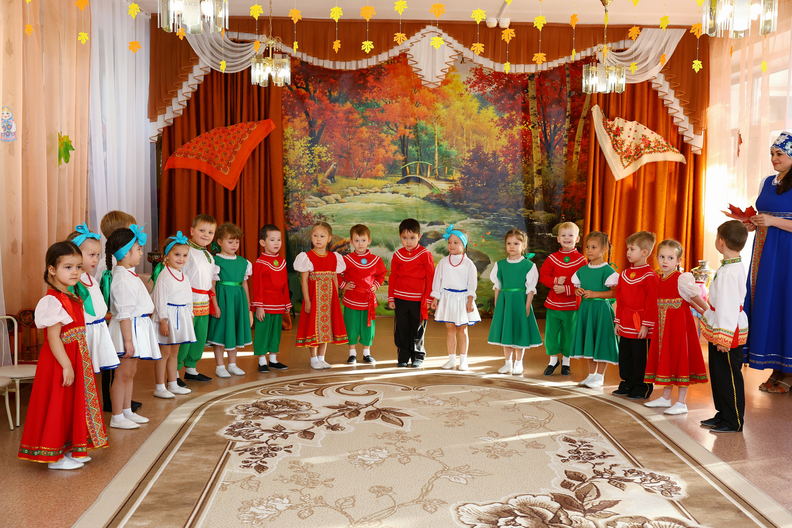 Осенний утренник. Выпускные Альбомы Омск