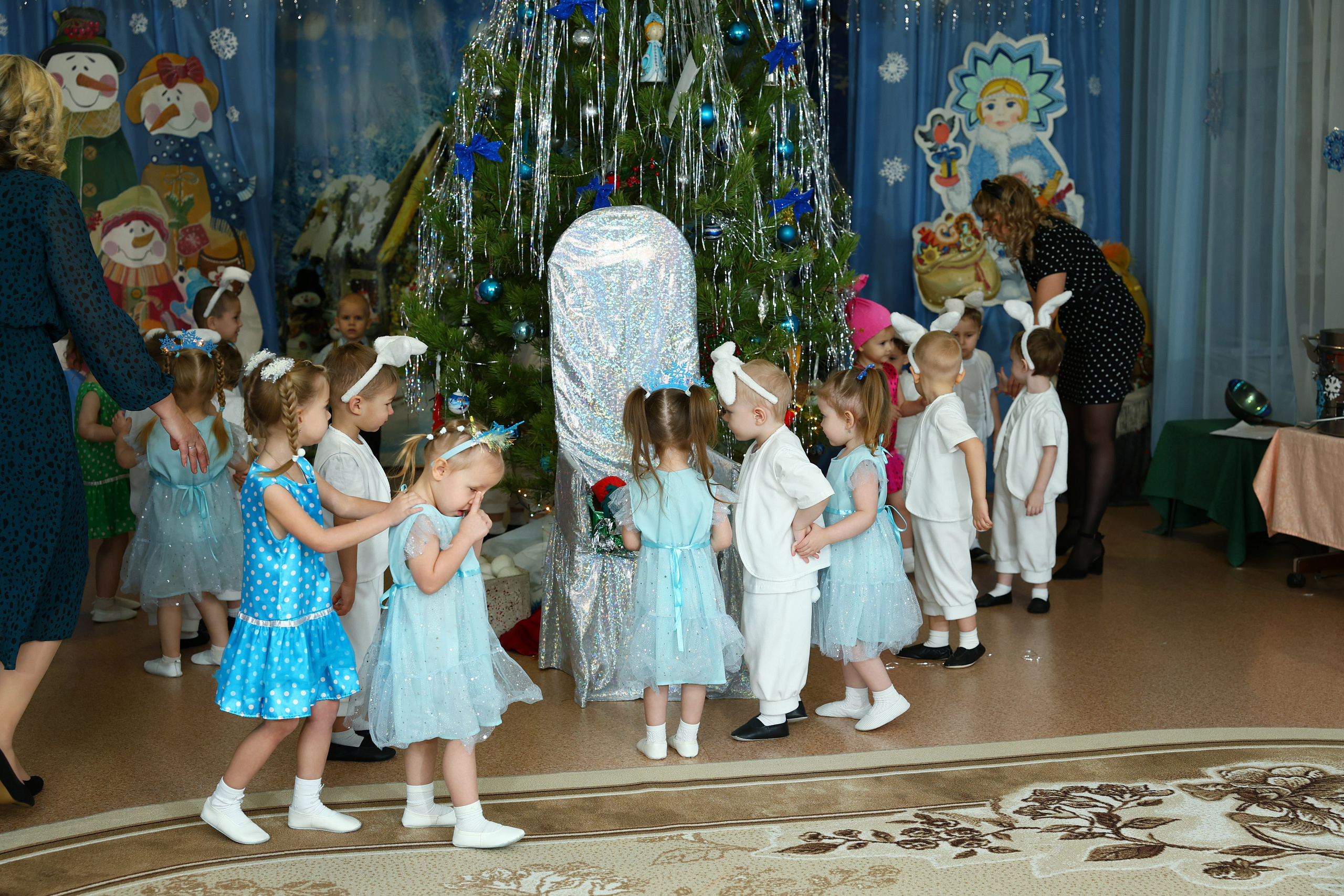Новогодний утренник. Выпускные Альбомы Омск