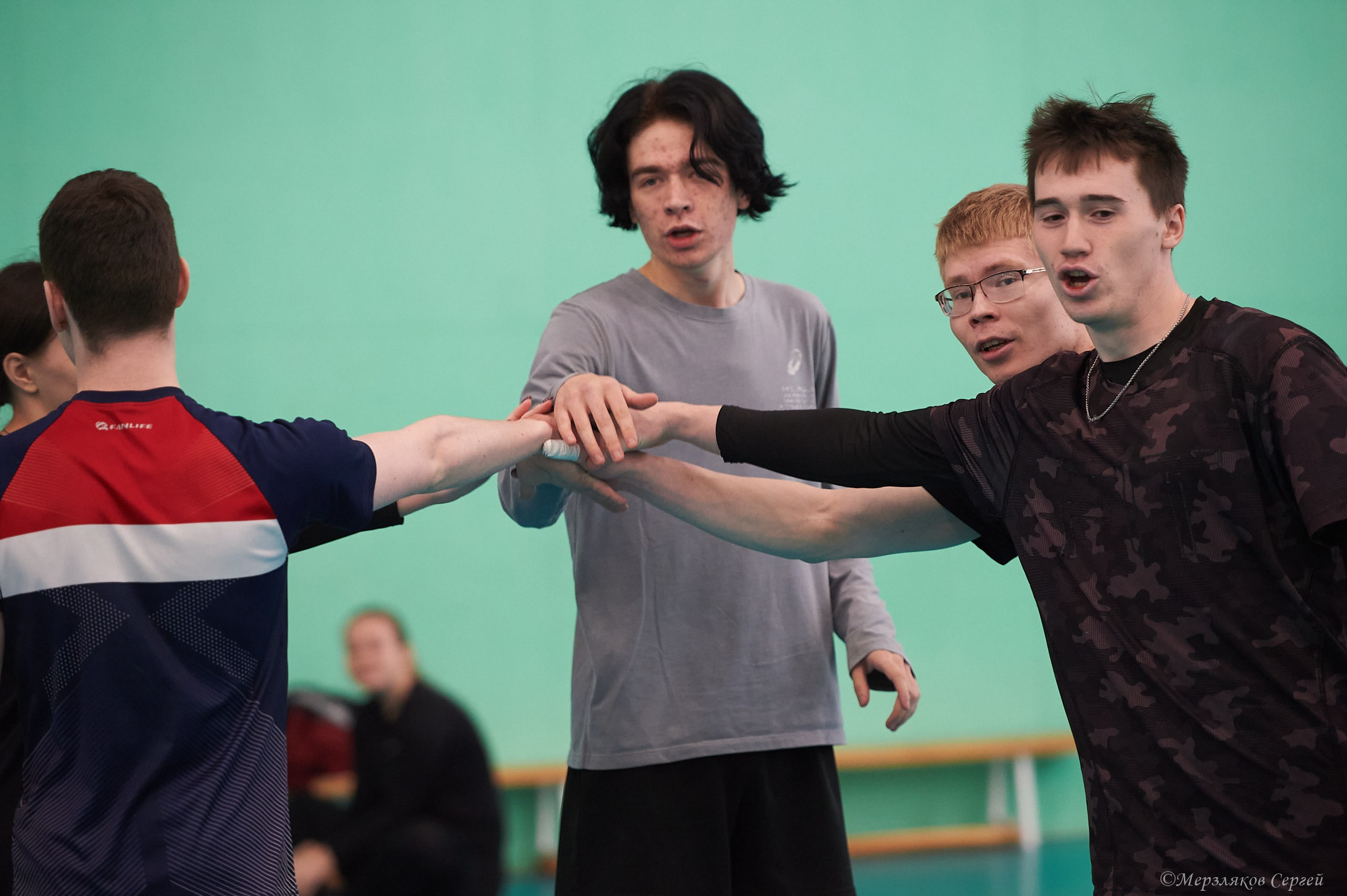 Новогодний волейбольный турнир. Ижевск. 16.12.23. Спортивный репортажный фотограф в Ижевске Сергей Мерзляков