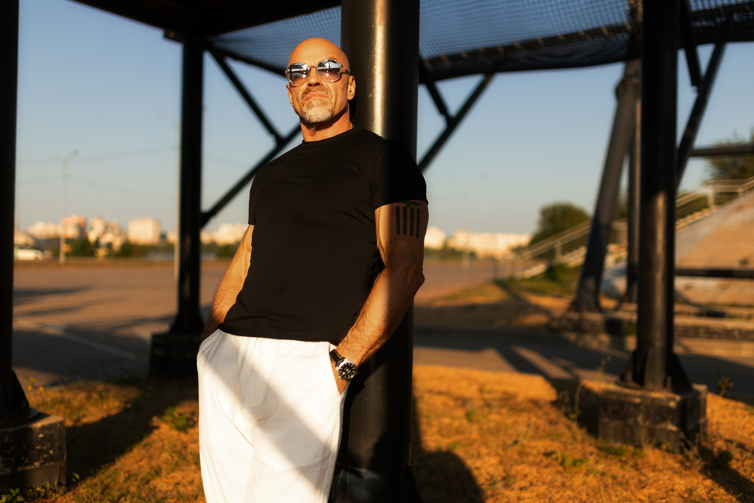 Фотосет на улице и спортплощадке с Александром для контента. Дмитрий Шульгин, портретный фотограф в Воронеже