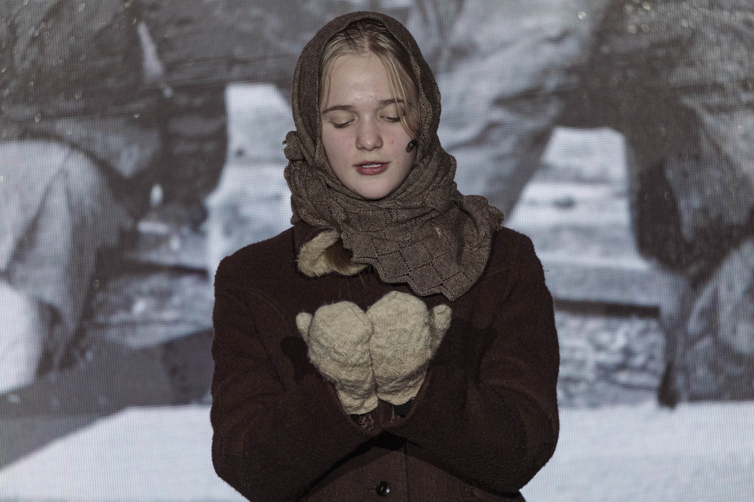 Спектакль "Узелки блокадной памяти", студия художественного слова "Начало", 2024 г. Фотограф: Адмакина Дарья