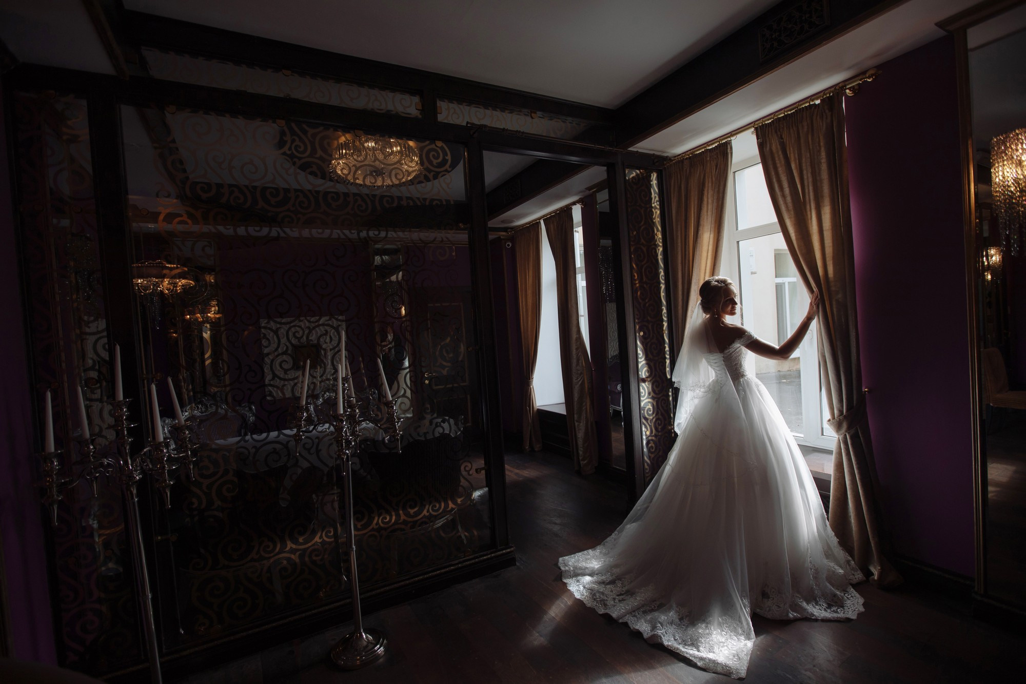 Богдана и Луиз (Испанцы в Питере). Лиза Каражова