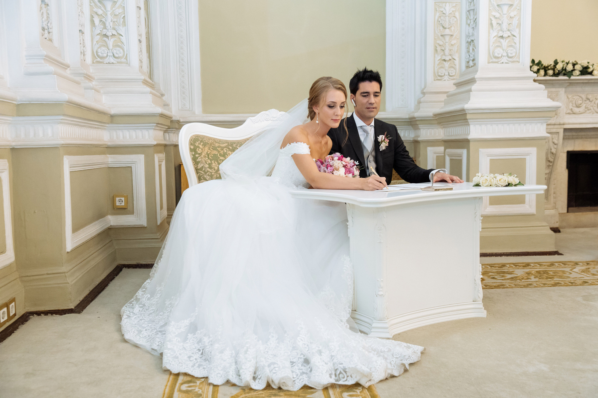 Богдана и Луиз (Испанцы в Питере). Лиза Каражова