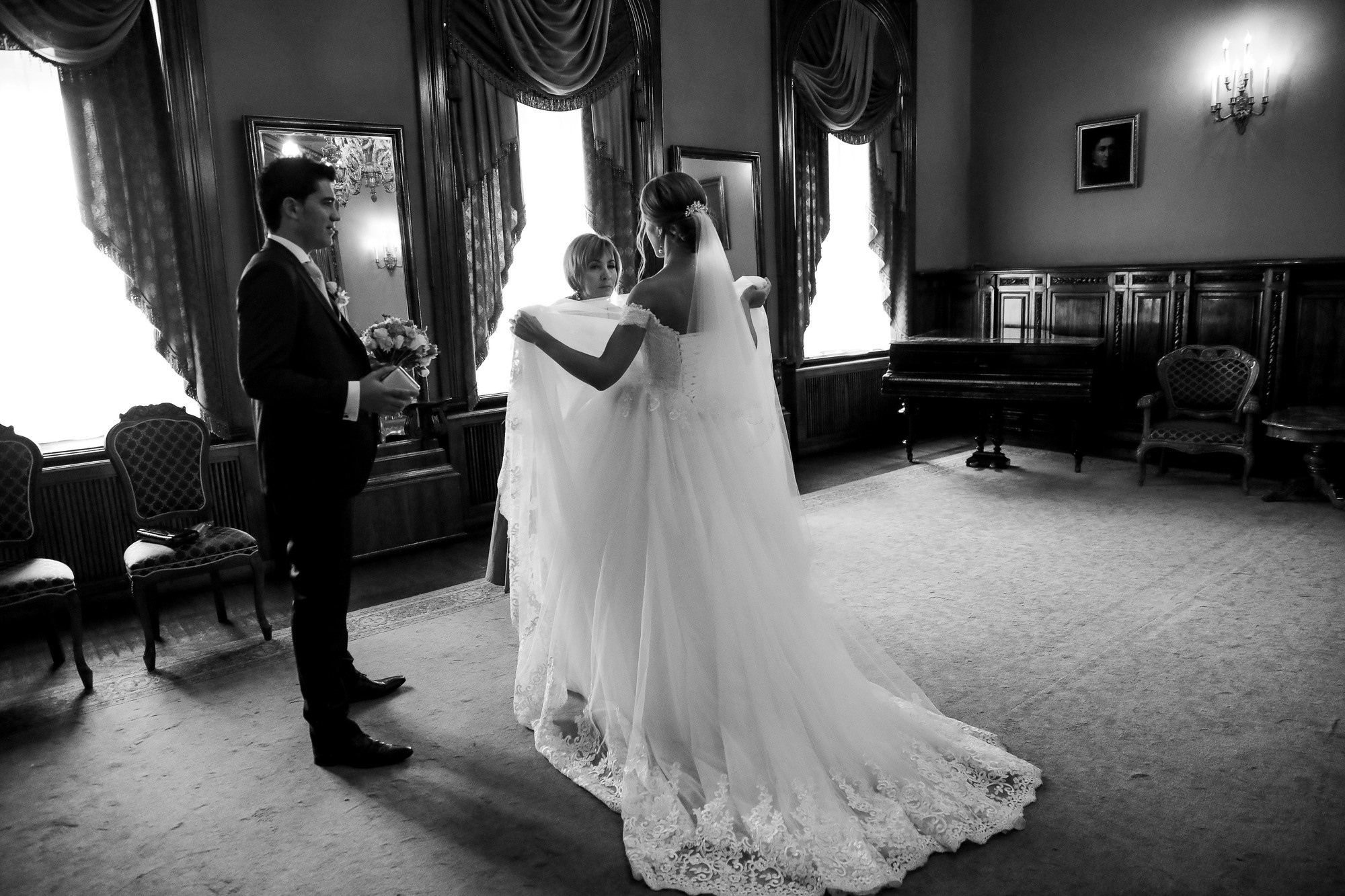 Богдана и Луиз (Испанцы в Питере). Лиза Каражова