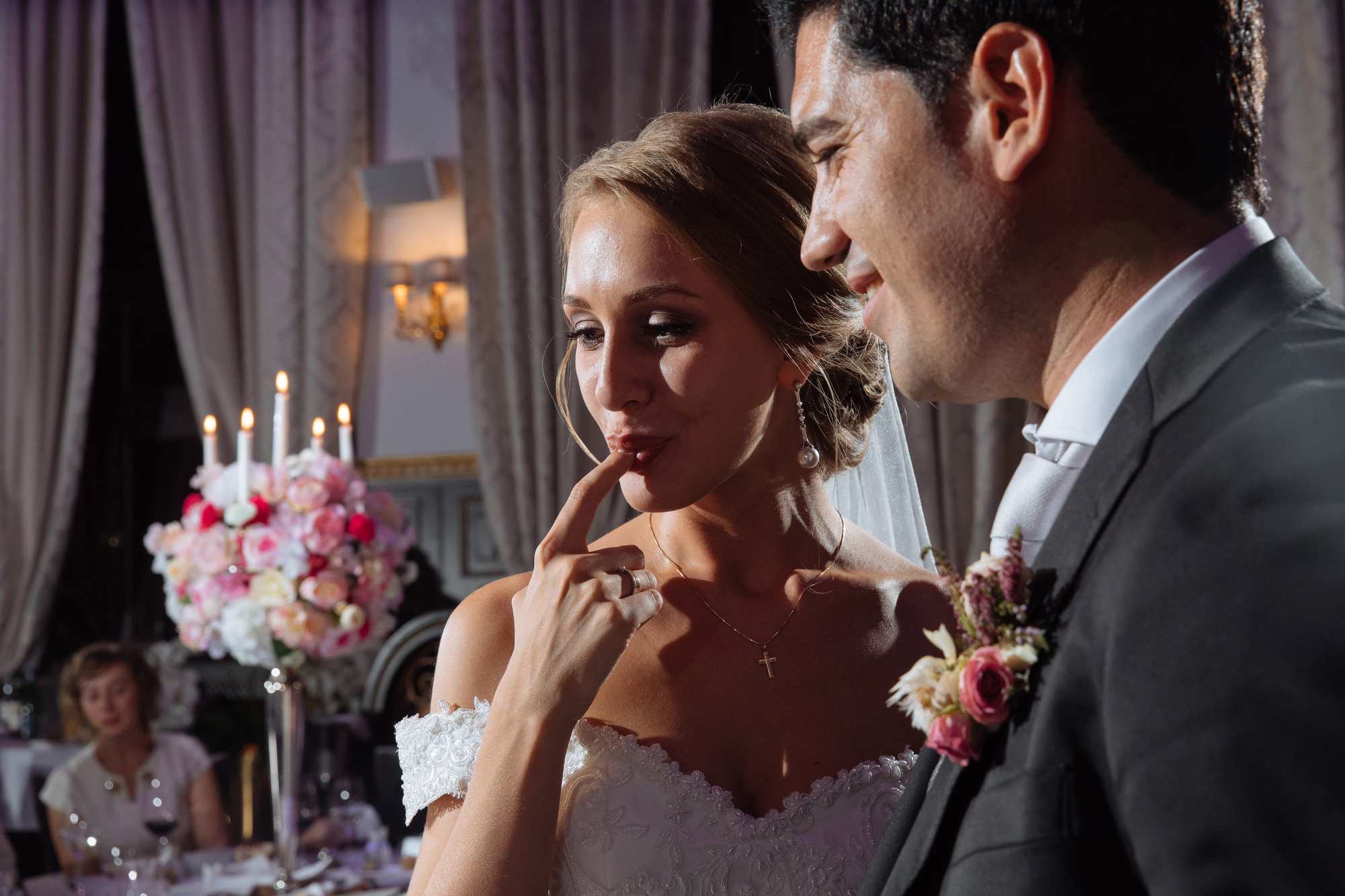 Богдана и Луиз (Испанцы в Питере). Лиза Каражова