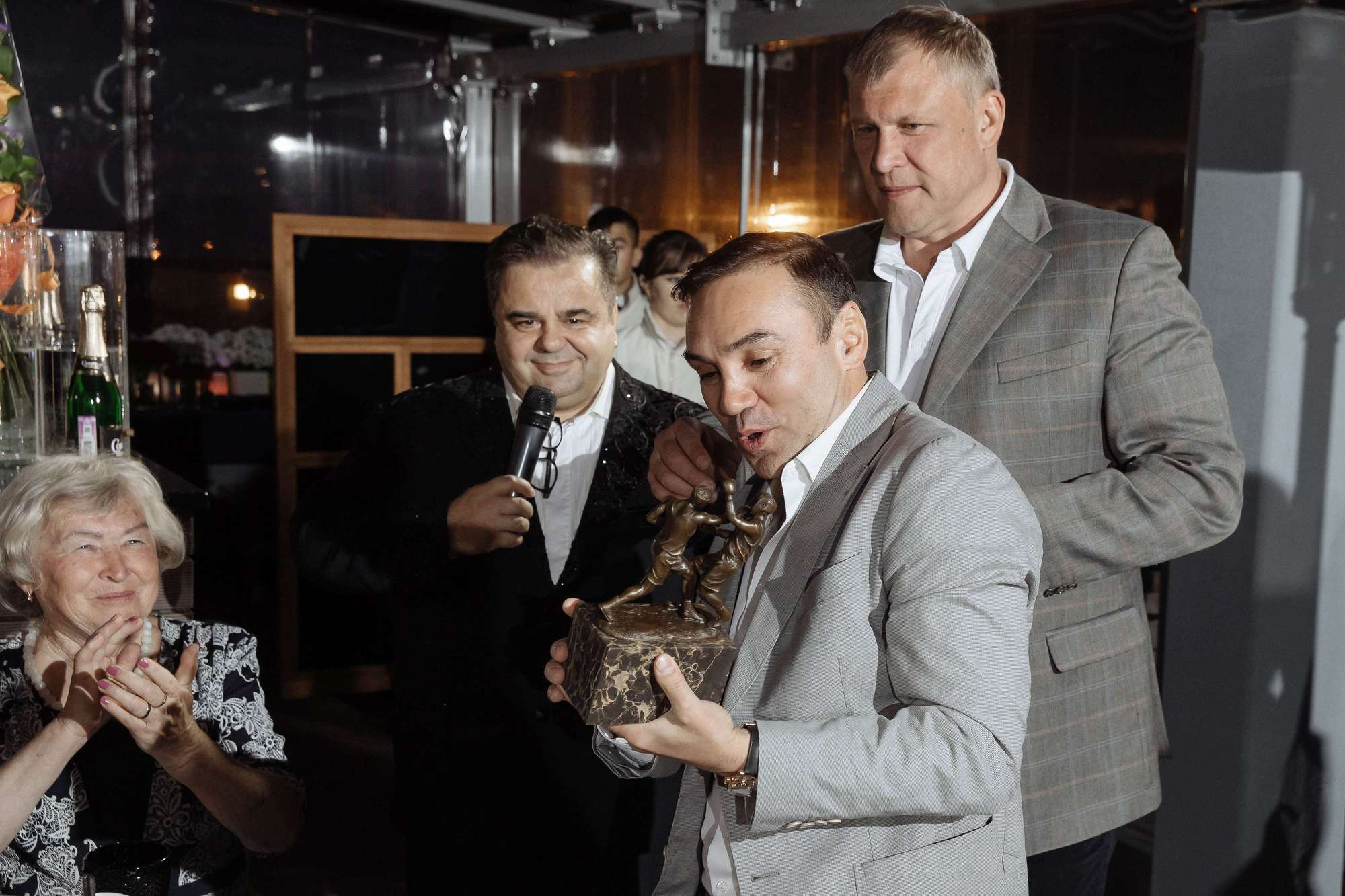 Юбилей известного спортсмена в тесном кругу близких. Лиза Каражова