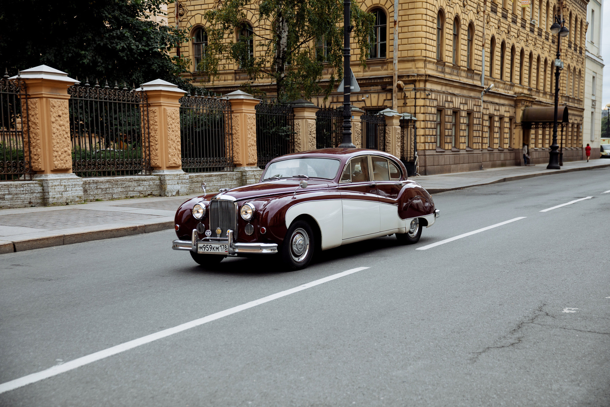 Богдана и Луиз (Испанцы в Питере). Лиза Каражова