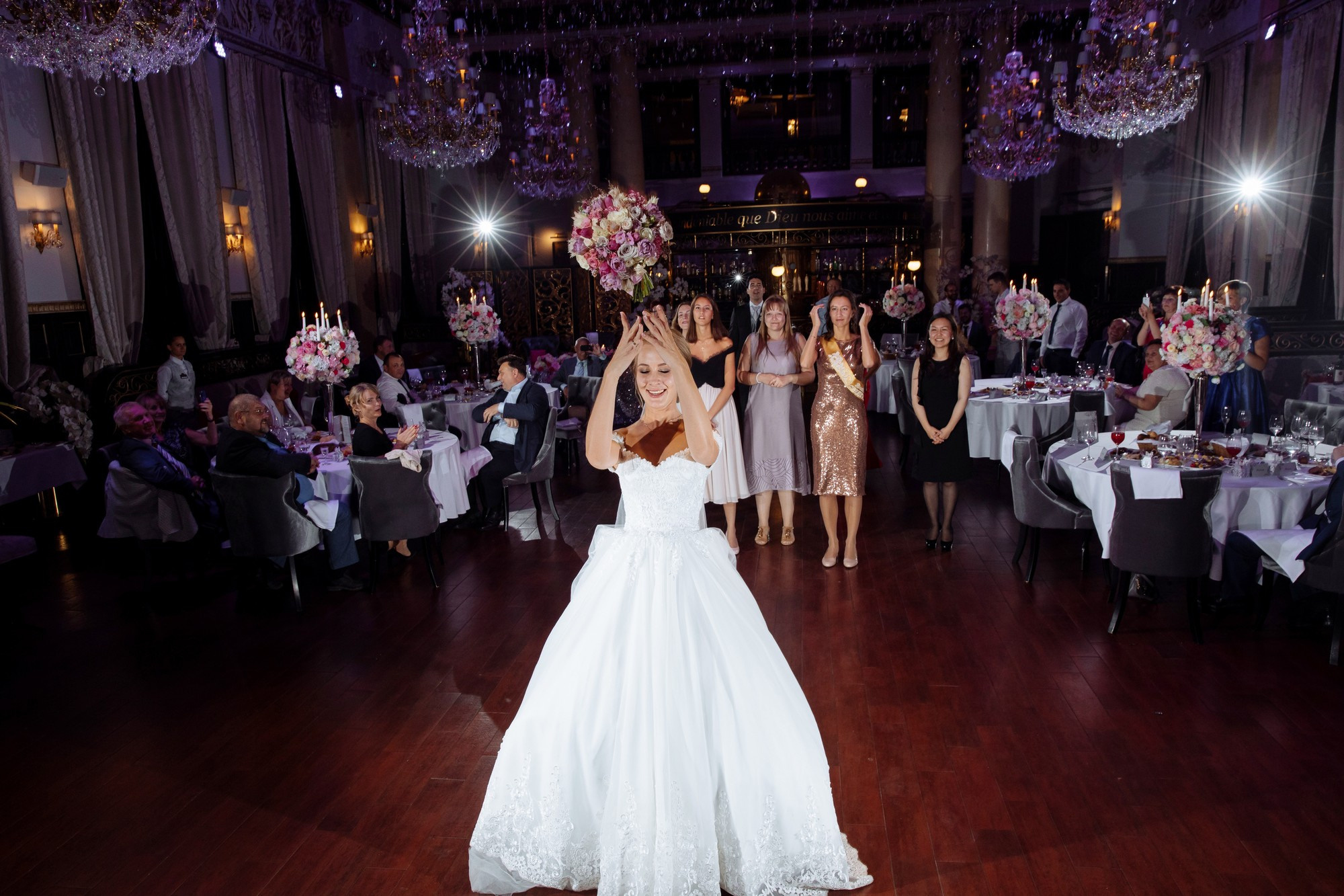 Богдана и Луиз (Испанцы в Питере). Лиза Каражова