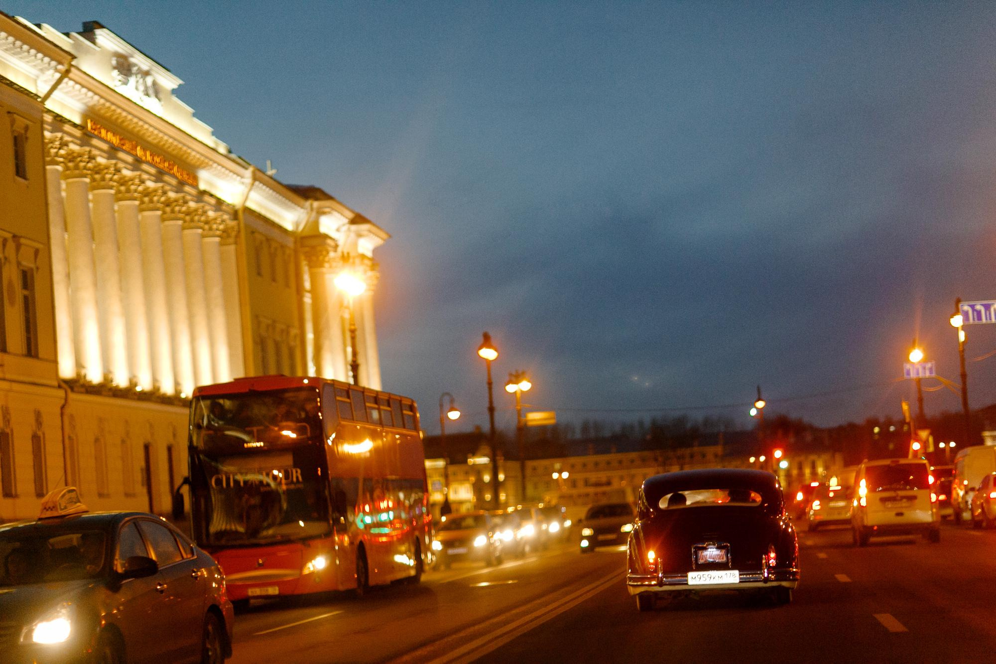 Виктория и Сергей. Лиза Каражова