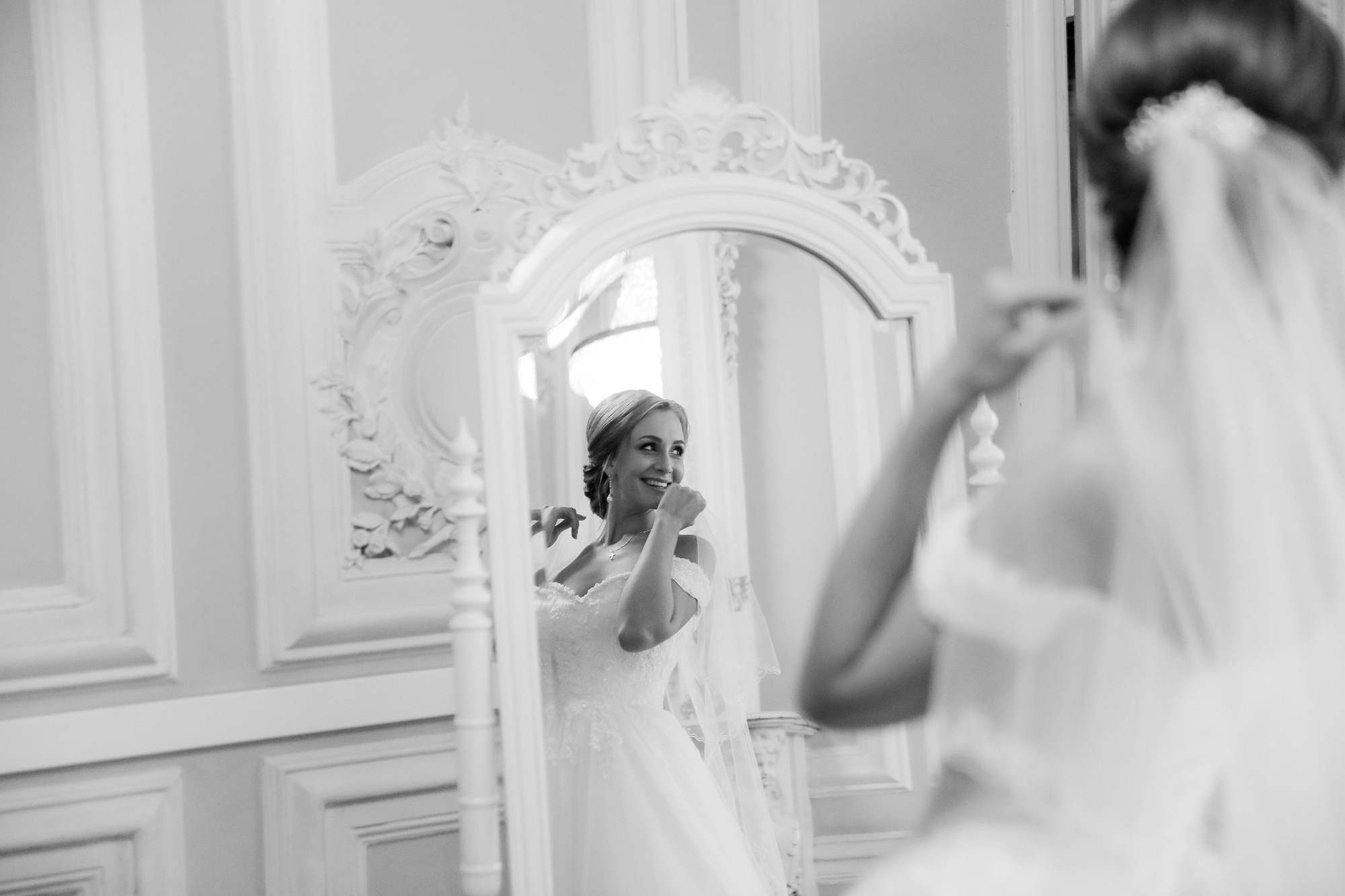 Богдана и Луиз (Испанцы в Питере). Лиза Каражова