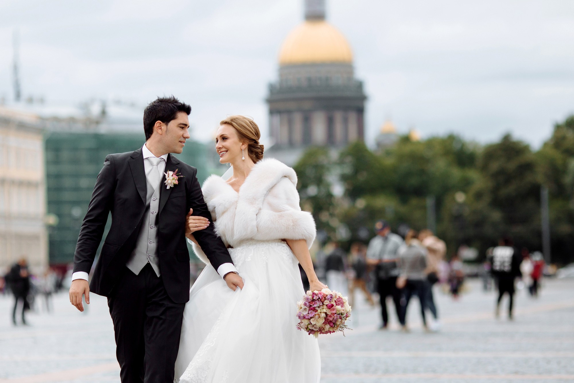 Богдана и Луиз (Испанцы в Питере). Лиза Каражова