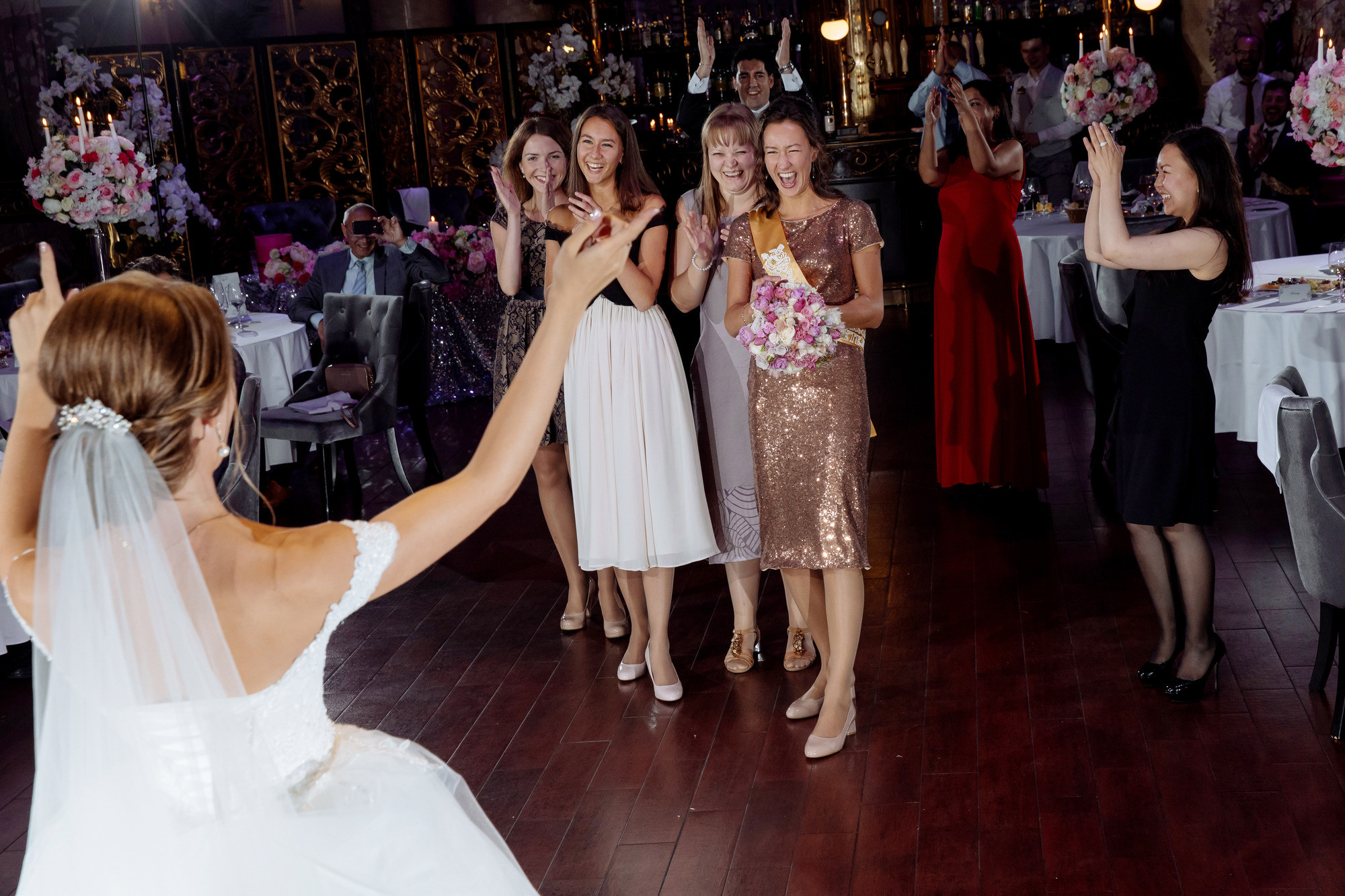 Богдана и Луиз (Испанцы в Питере). Лиза Каражова