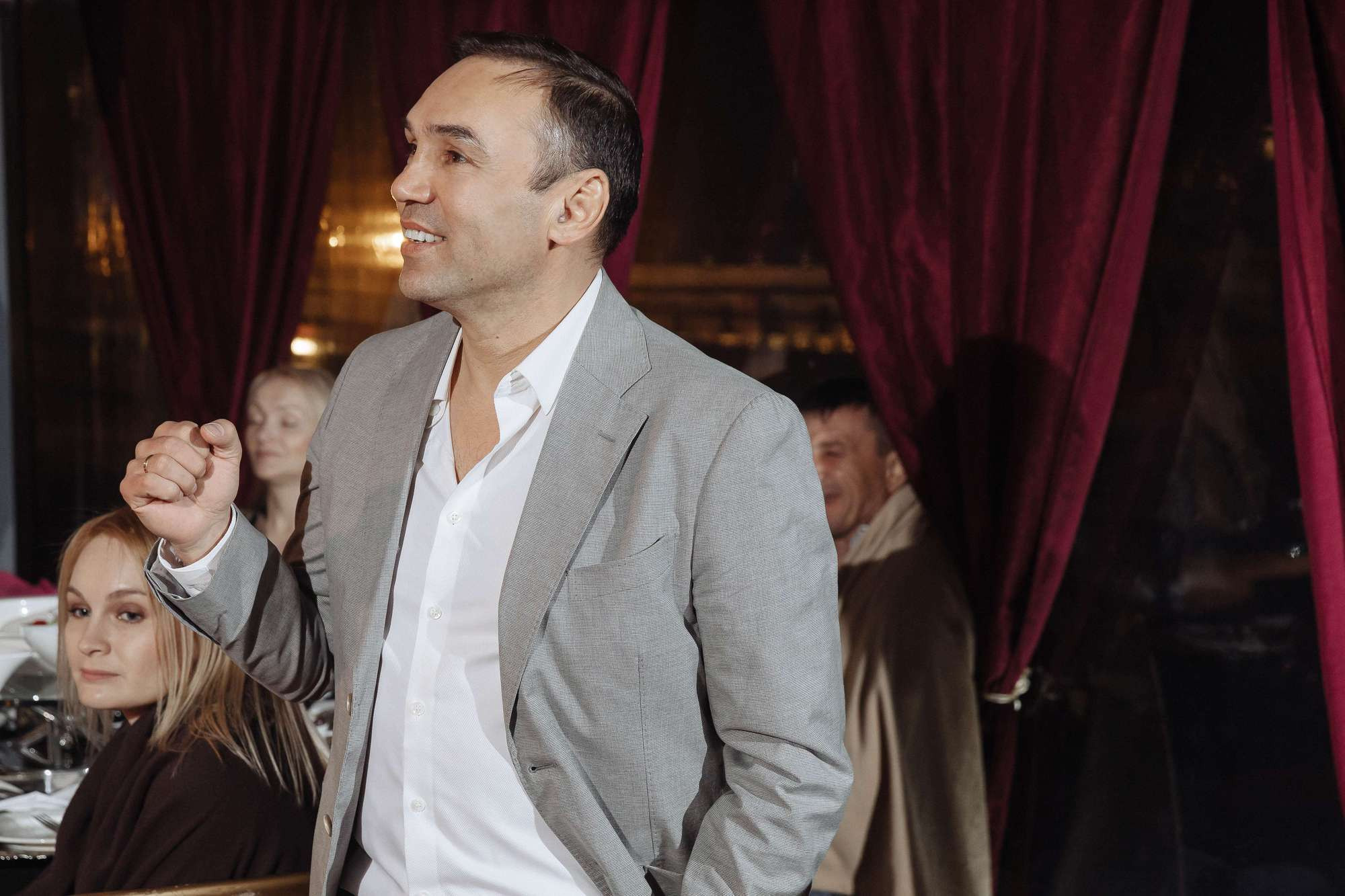 Юбилей известного спортсмена в тесном кругу близких. Лиза Каражова