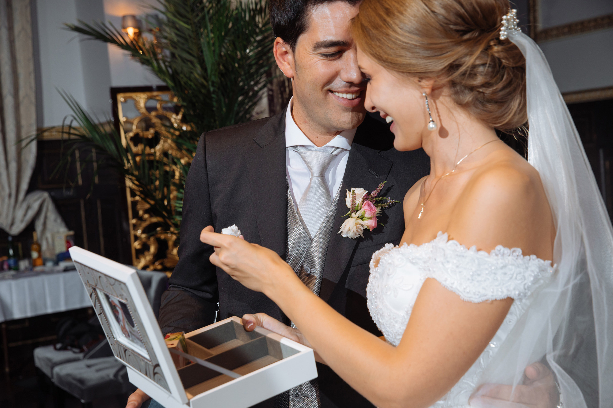 Богдана и Луиз (Испанцы в Питере). Лиза Каражова