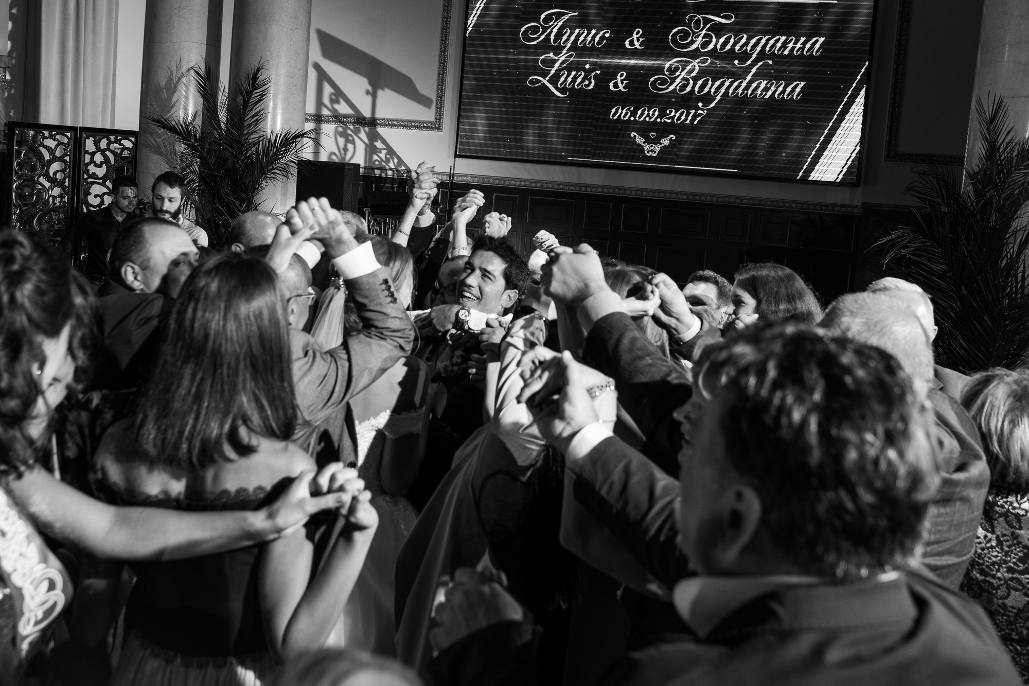 Богдана и Луиз (Испанцы в Питере). Лиза Каражова