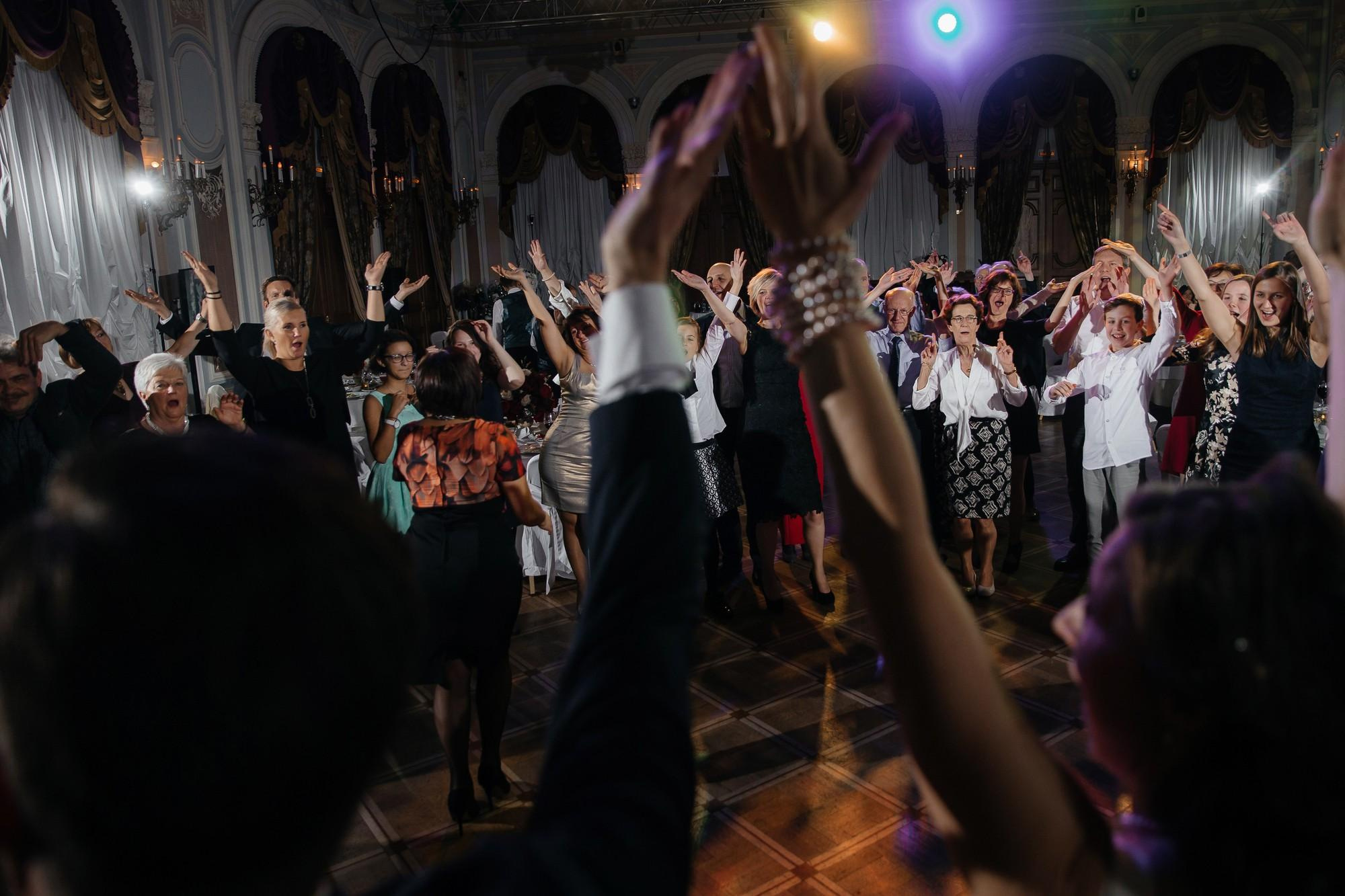 Люба и Дэвид (Бельгийцы в Питере). Лиза Каражова