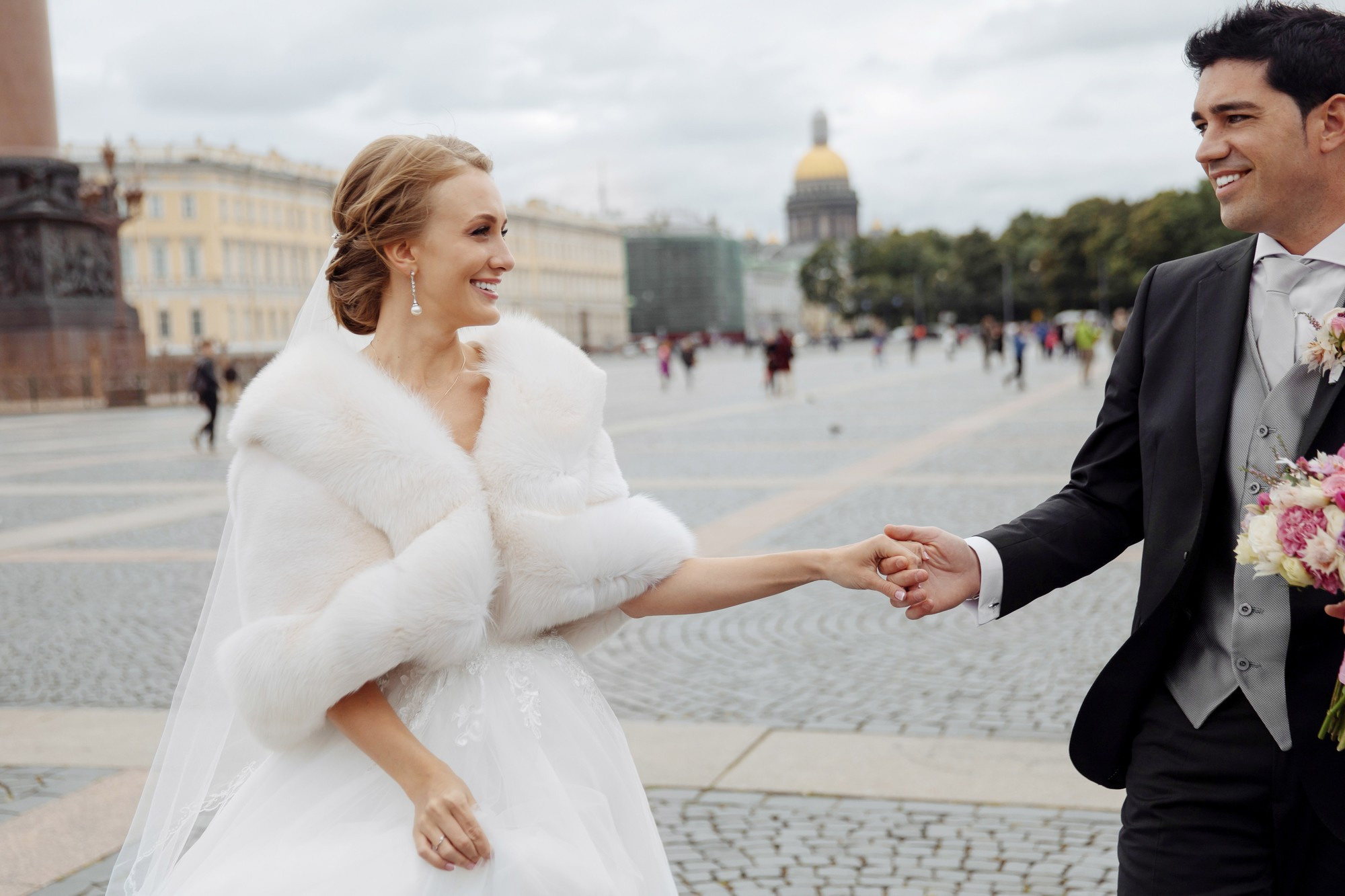 Богдана и Луиз (Испанцы в Питере). Лиза Каражова