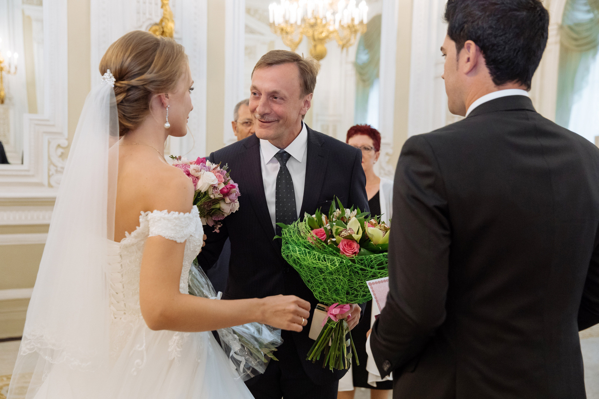 Богдана и Луиз (Испанцы в Питере). Лиза Каражова