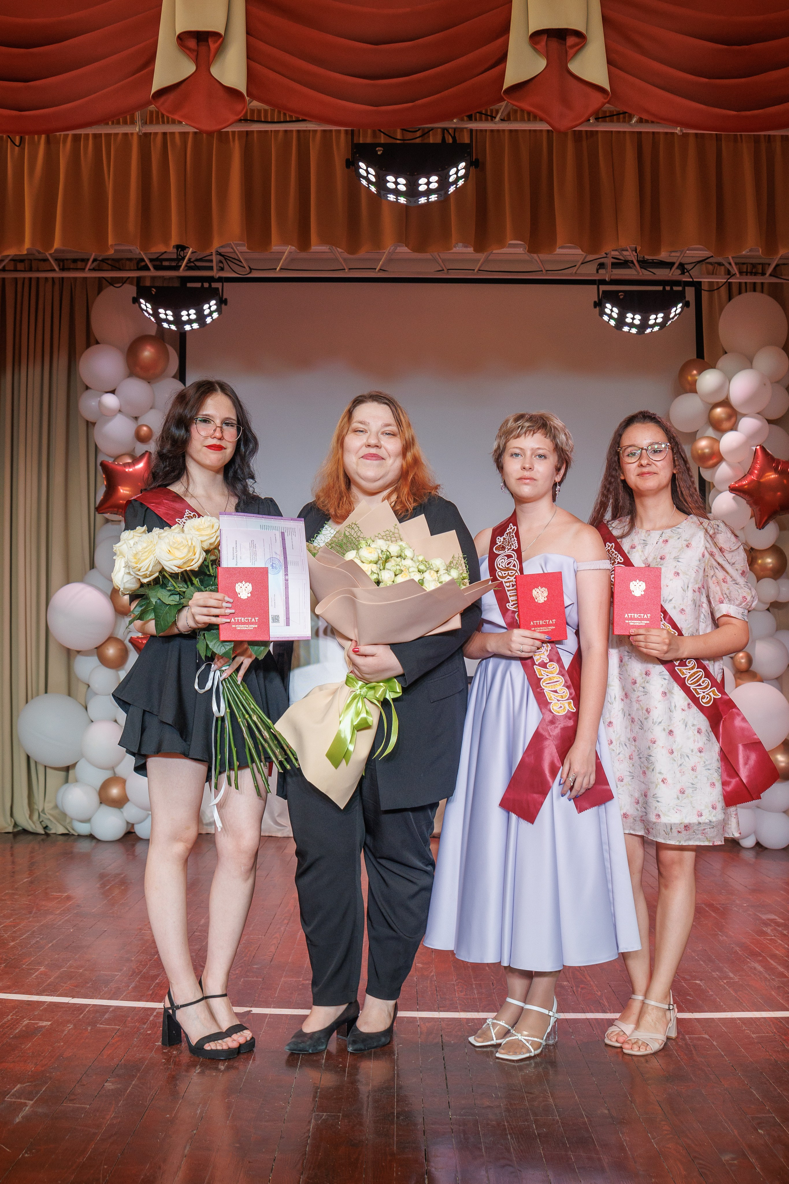 Вручение аттестатов. Свадебный и семейный фотограф в Новосибирске Ирина Дорошкова