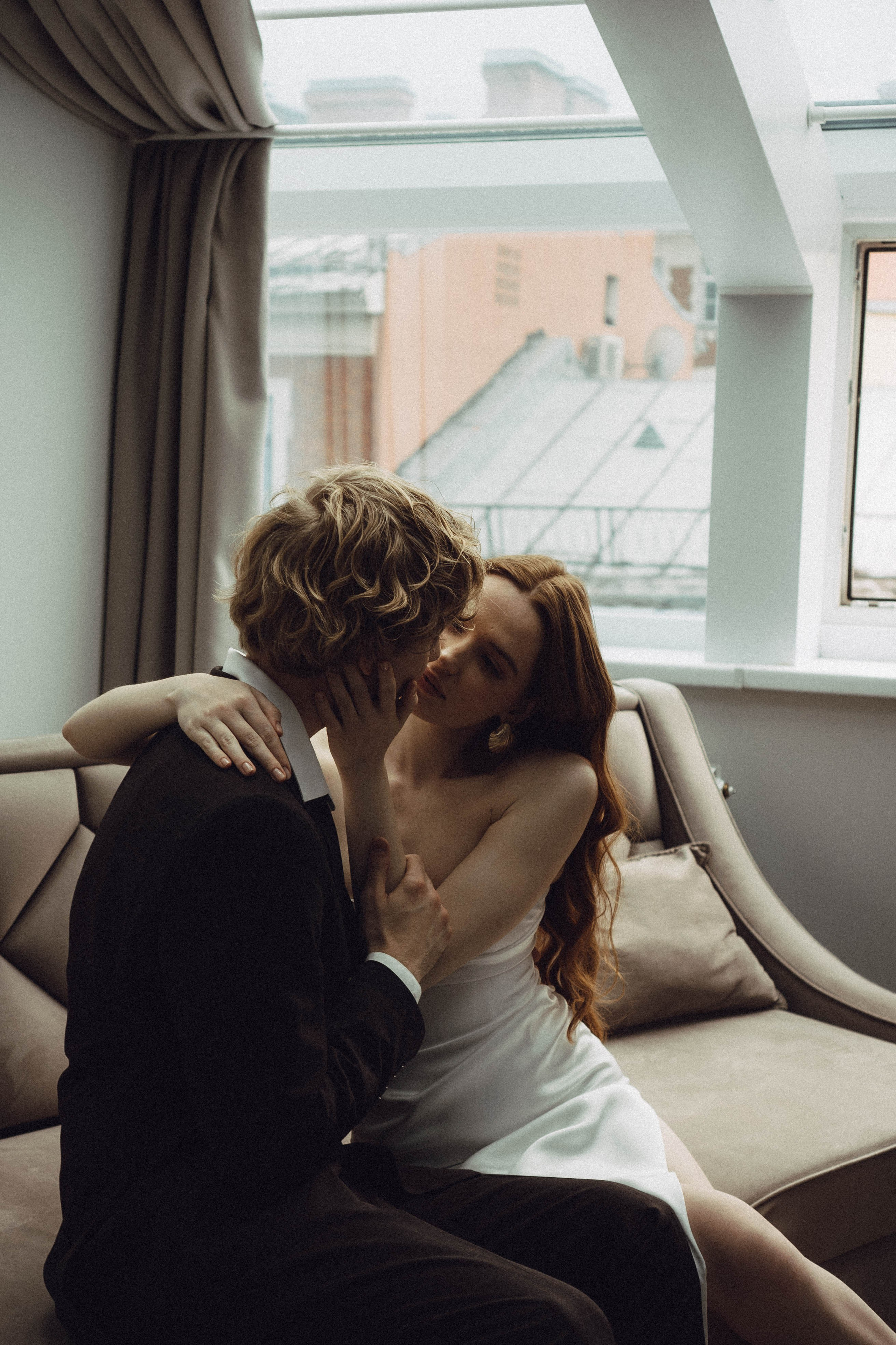 СВАДЕБНАЯ СЬЕМКА В ОТЕЛЕ. СБОРЫ ЖЕНИХА И НЕВЕСТЫ И ТАКЖЕ ТОР И ПОДГОТОВКА К ПРОГУЛКЕ. Профессиональный фотограф, Санкт-Петербург — Виктория Богомолова