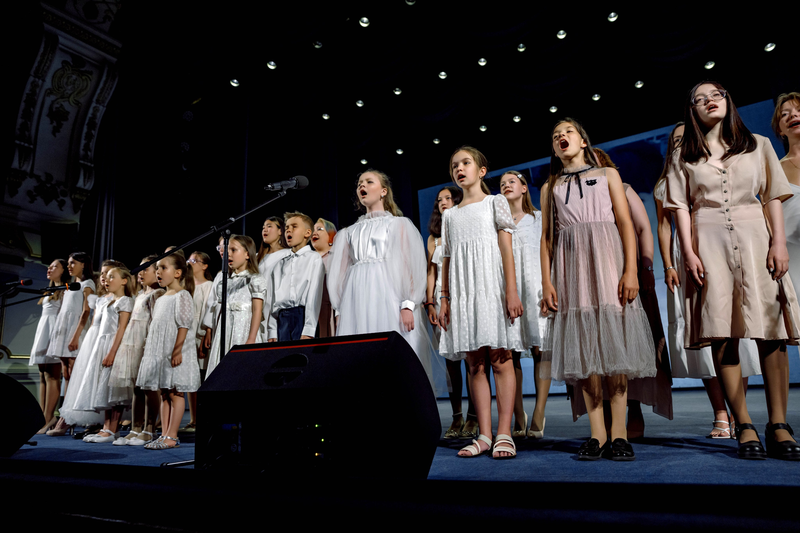 Гимназия 25 — последний звонок (Драм Театр). Свадебный фотограф Иркутск, репортажный фотограф Иркутск