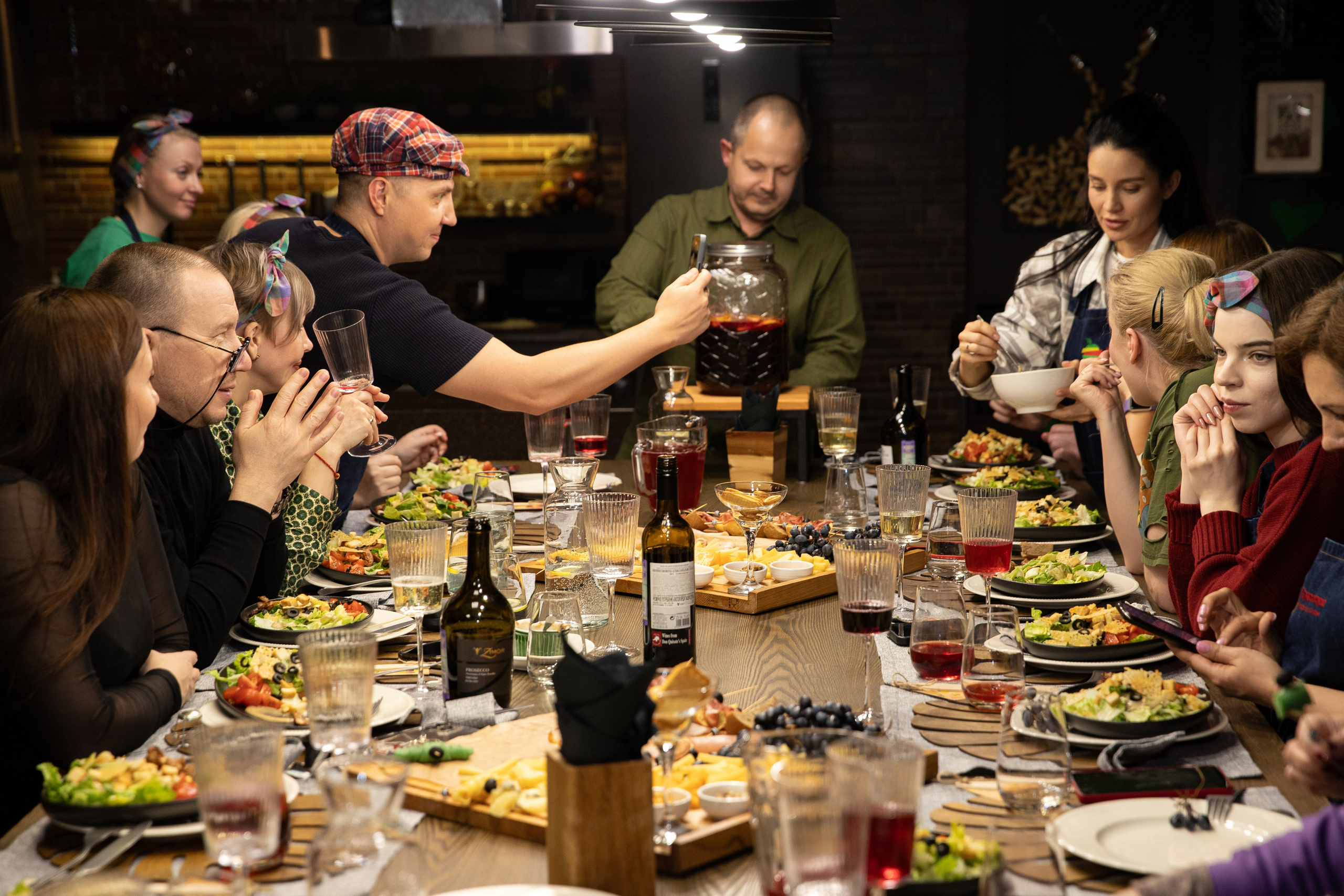 Встреча во «Краски Вкуса». Свадебный фотограф Иркутск, репортажный фотограф Иркутск
