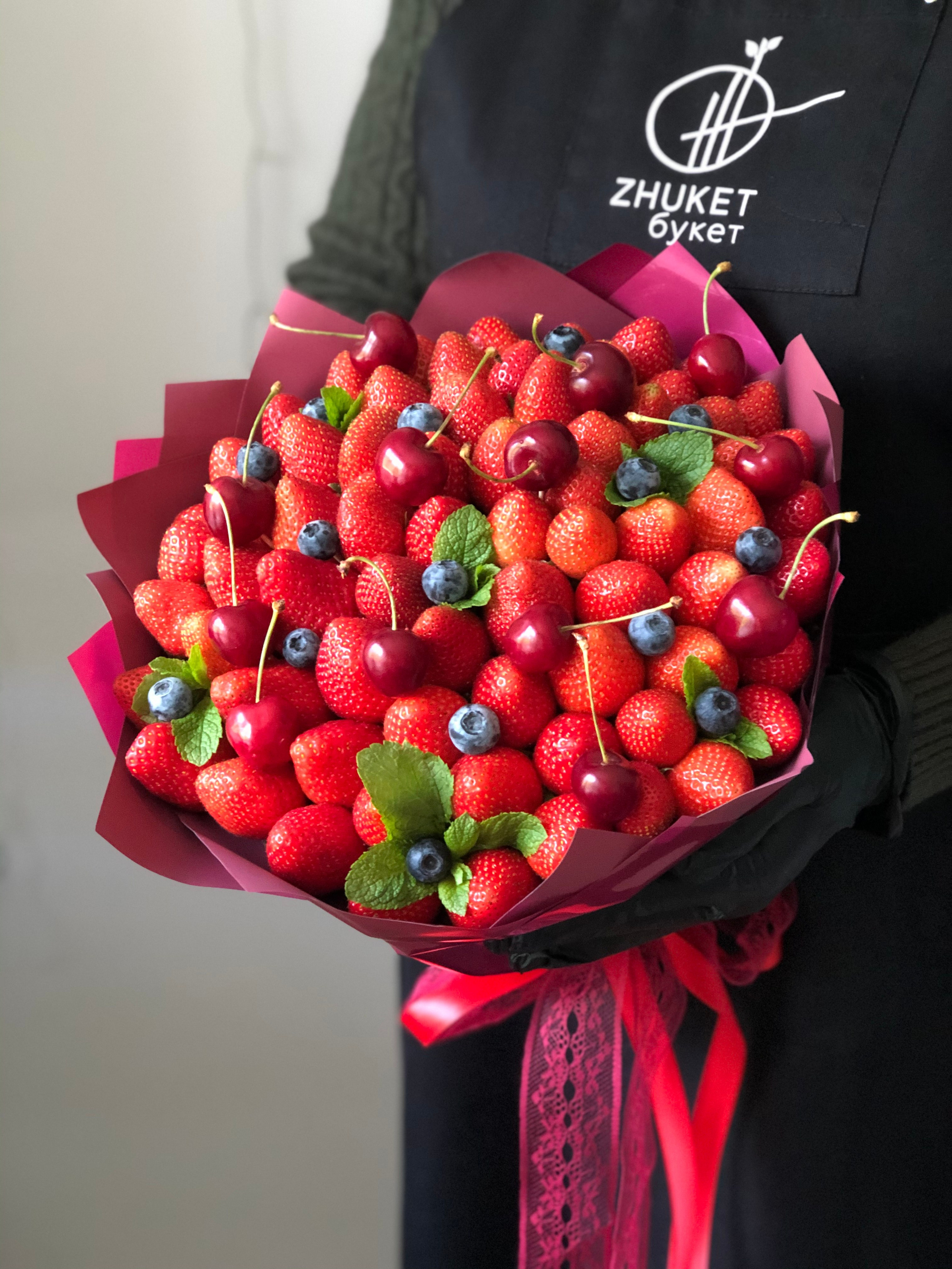 Ягодные. Выездной кейтеринг, съедобные букеты, торты и сладости на заказ