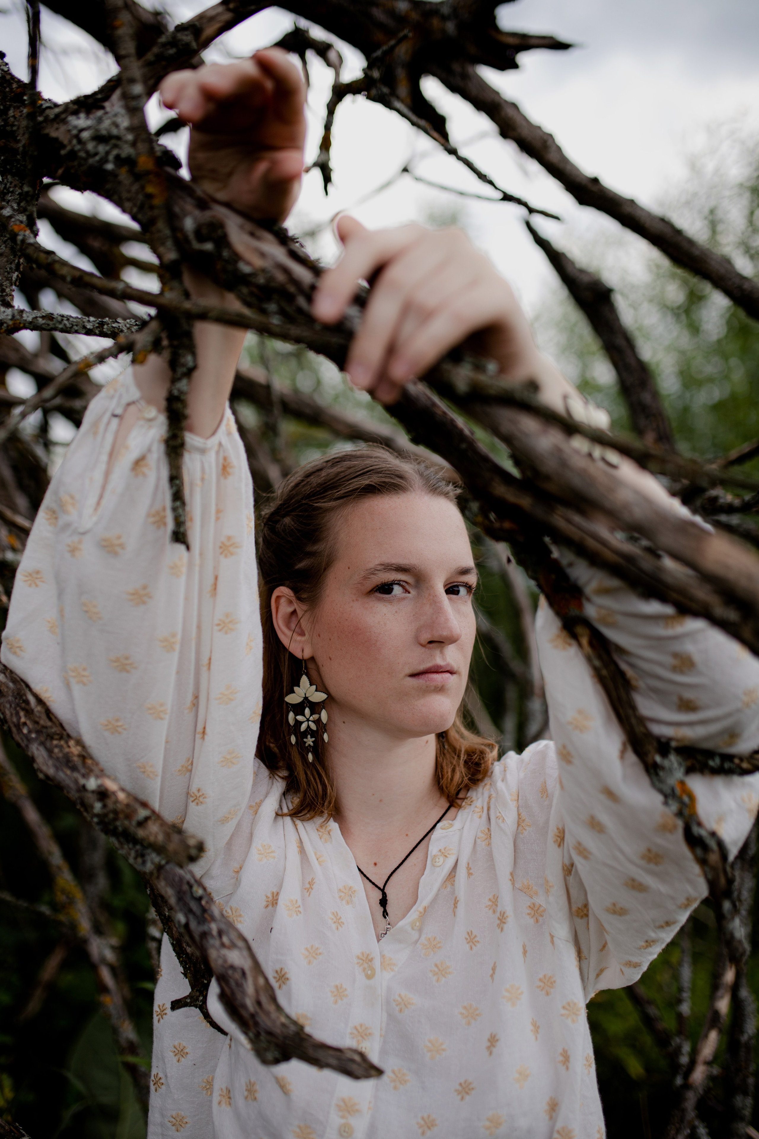 Дерево после грозы. Портретный фотограф Александра Птица. Снимаю истории о вас