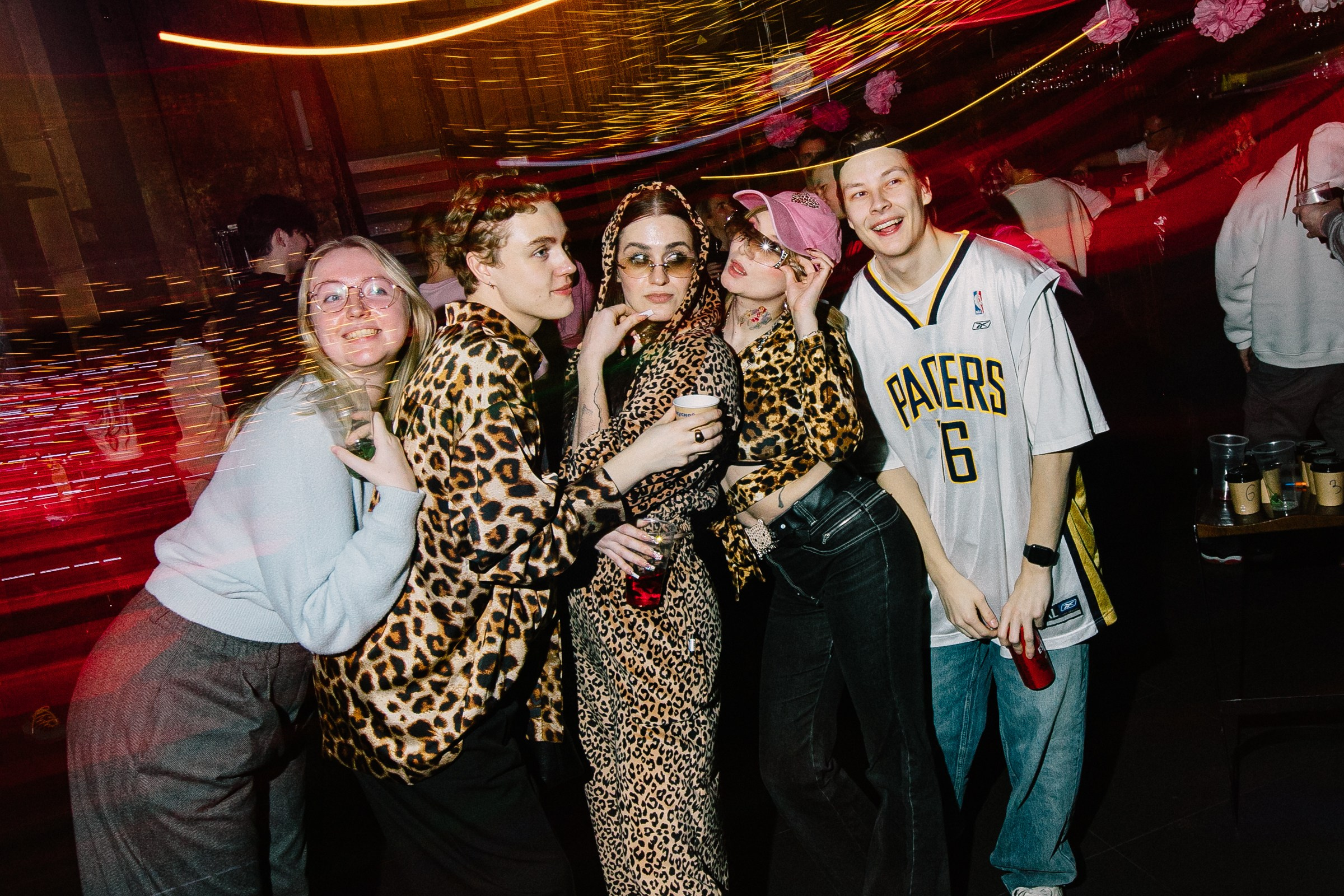Вечеринка в стиле 00-х. Женский и репортажный фотограф Москва Натали Смирнова