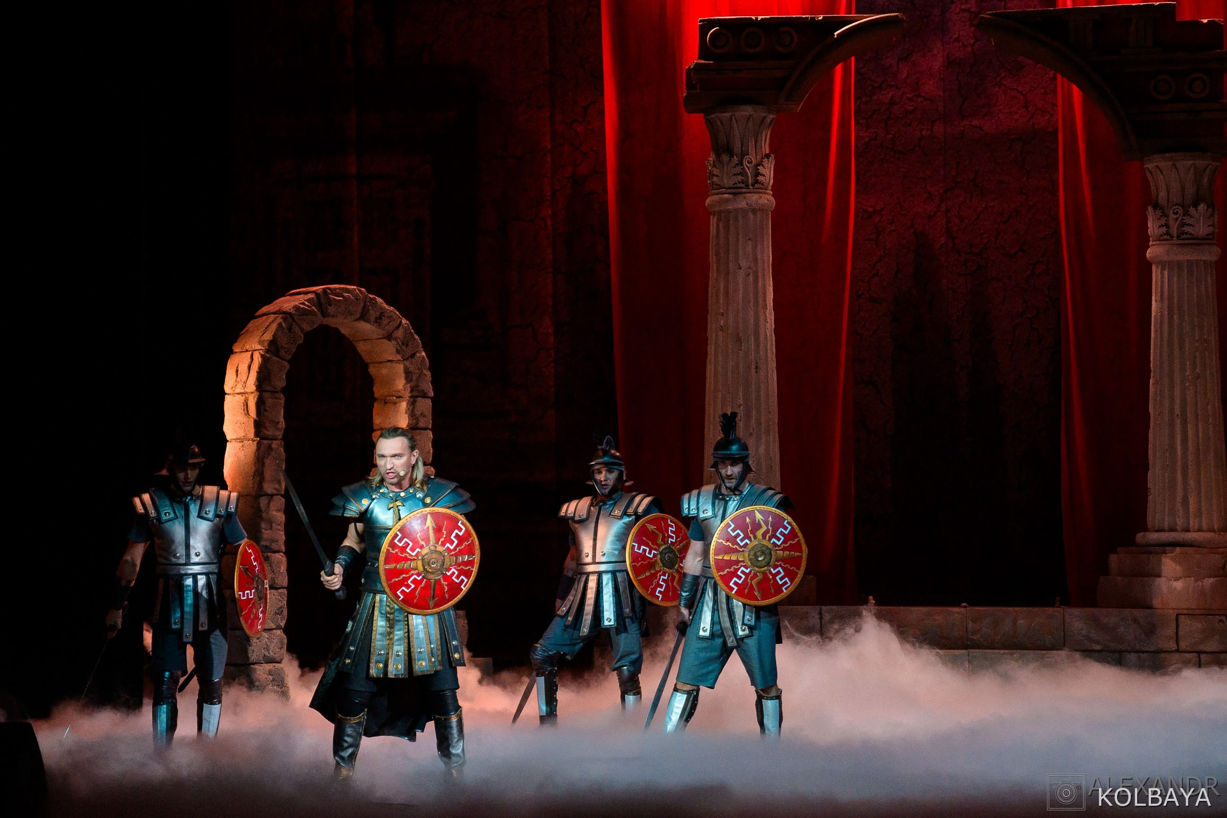 Фоторепортаж со спектакля Гладиатор в Театре Терезы Дуровой. Концертный и театральный репортажный фотограф в Москве Александр Колбая