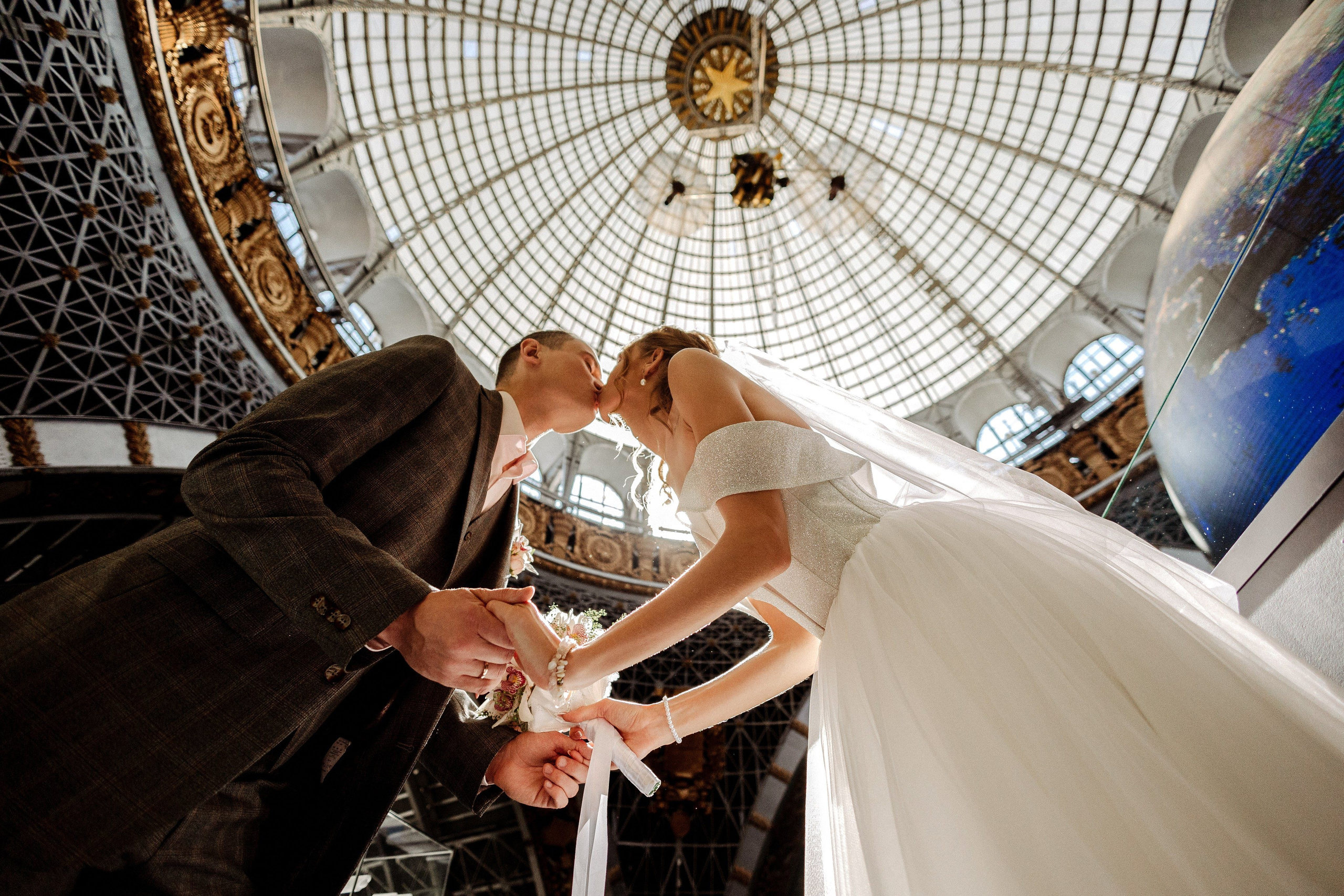 Павильон «Космос» на ВДНХ. Свадебный фотограф Маргарита Глумскова