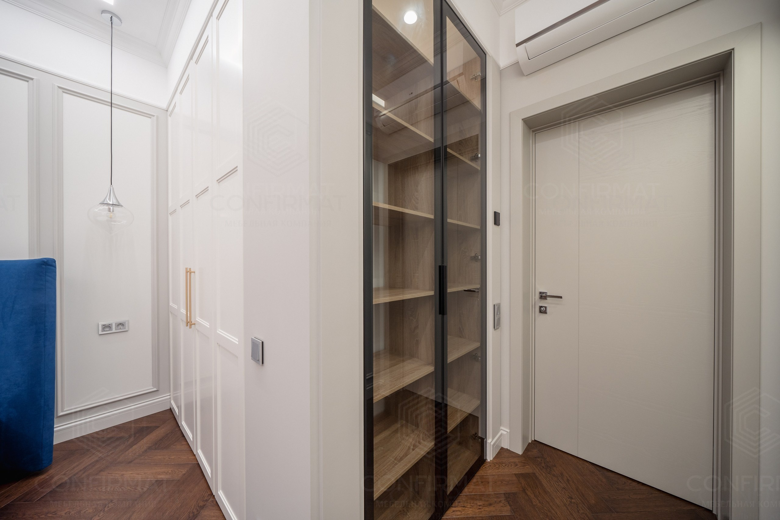 Спальня с гардеробом за фасадами шкафа. Мебель на заказ