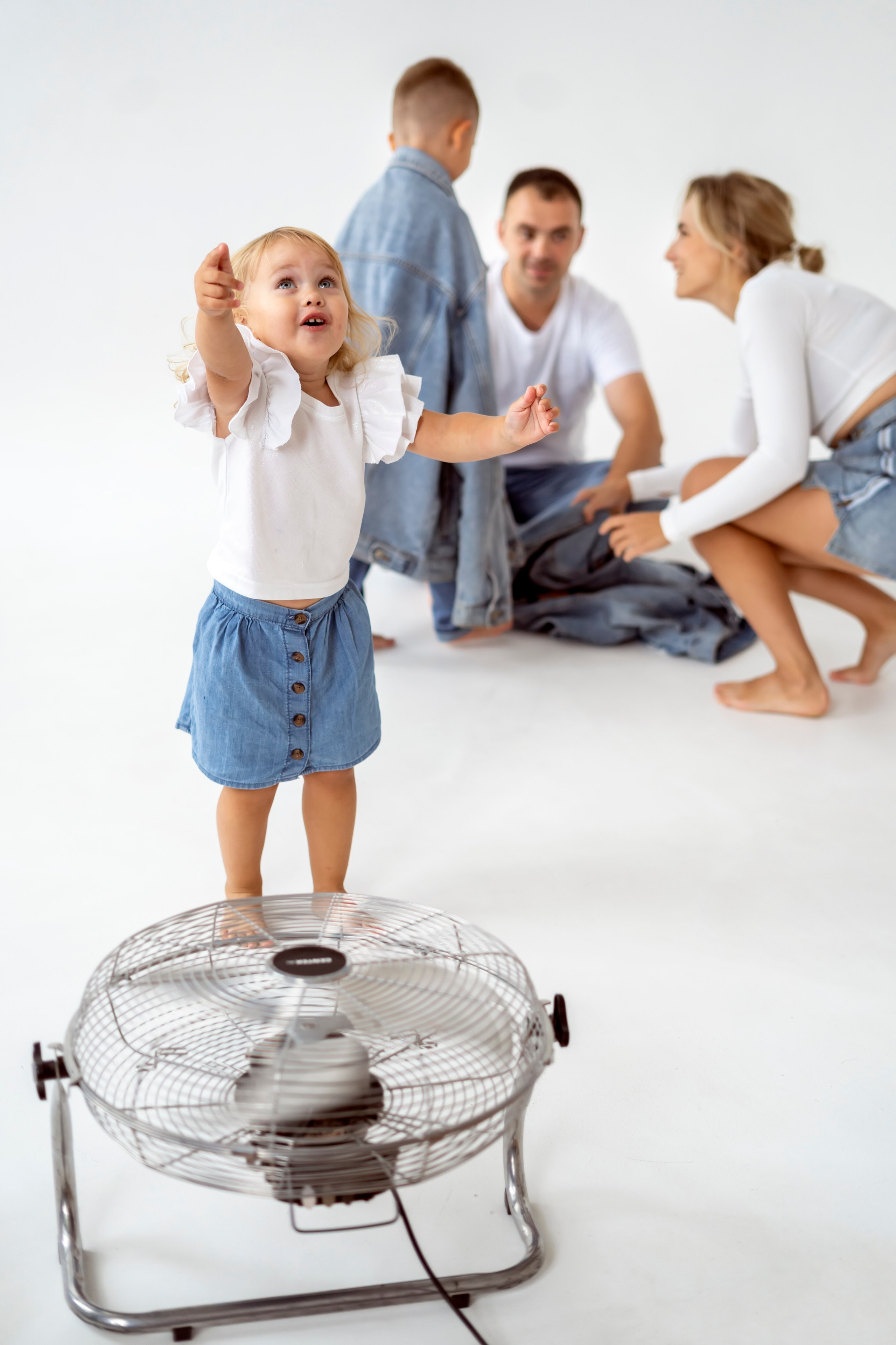 Семейная съёмка на циклораме. Семейный и детский фотограф в Хабаровске Анна Гриневич