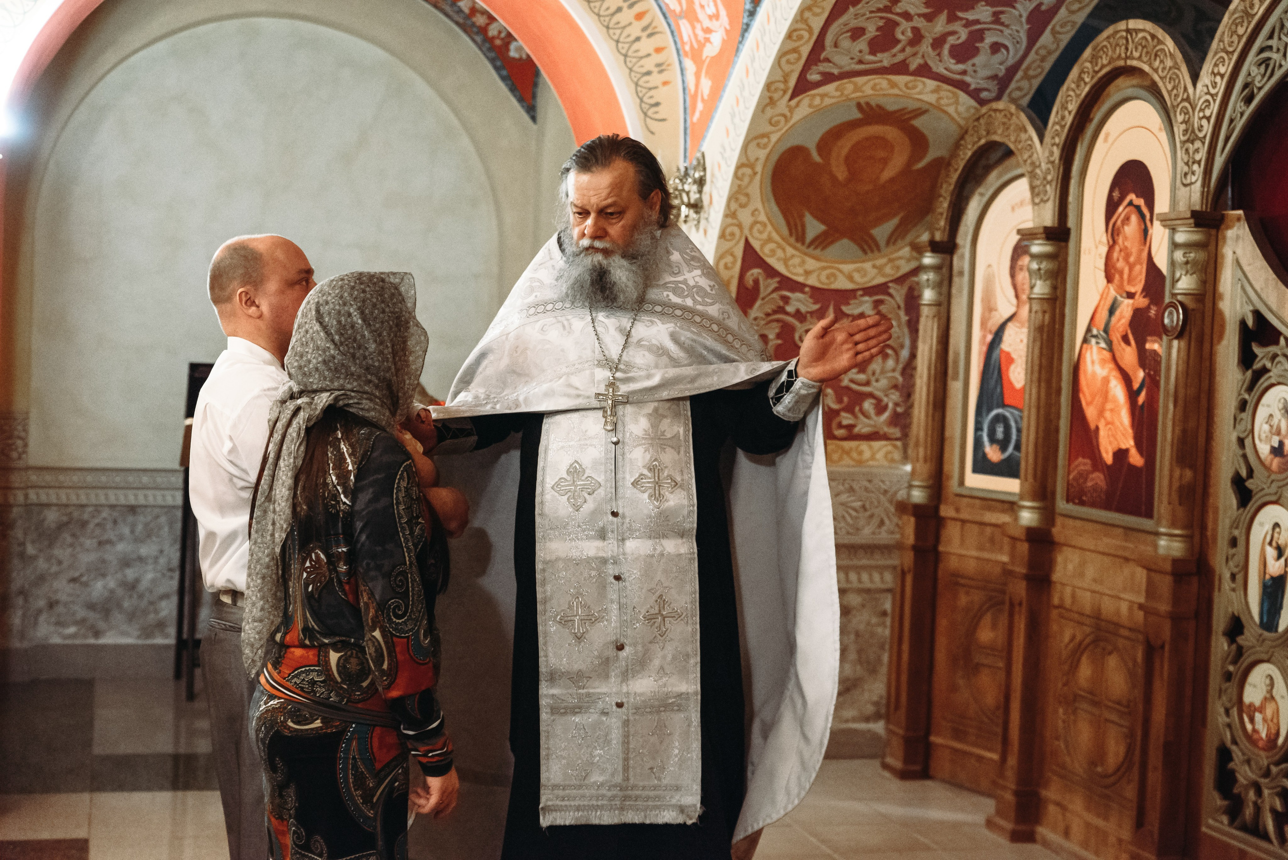 Фотосессия крещения в Минске. Церковь в Уручье. Свадебный и семейный фотограф в Минске Филиппович Александр