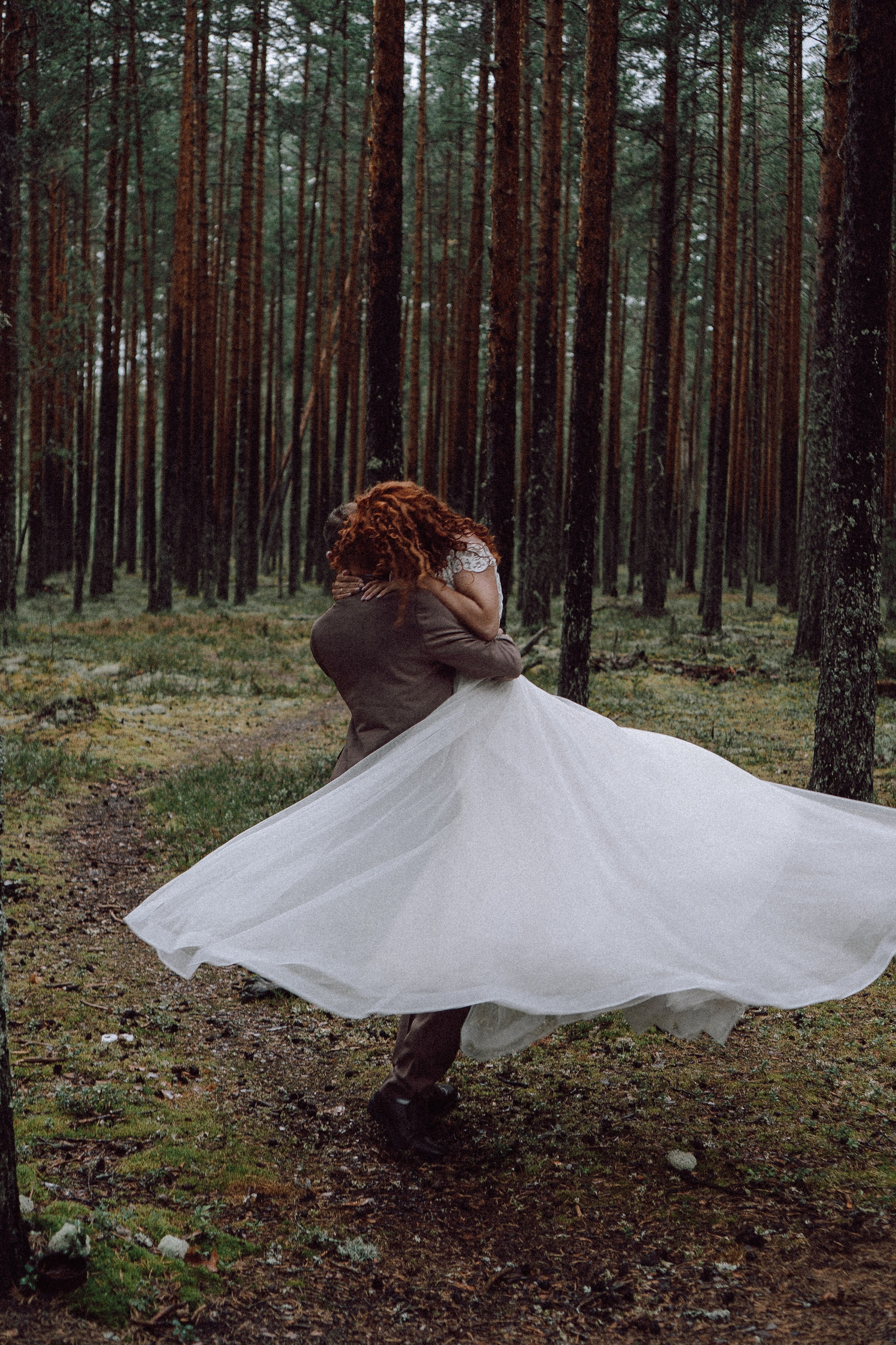 СВАДЕБНАЯ ФОТОСЕССИИЯ ПАРЫ В ГОРОДЕ ПРИОЗЕРСК В СОСНОВОМ ЛЕСУ И С ПИКАПОМ. Профессиональный фотограф, Санкт-Петербург — Виктория Богомолова