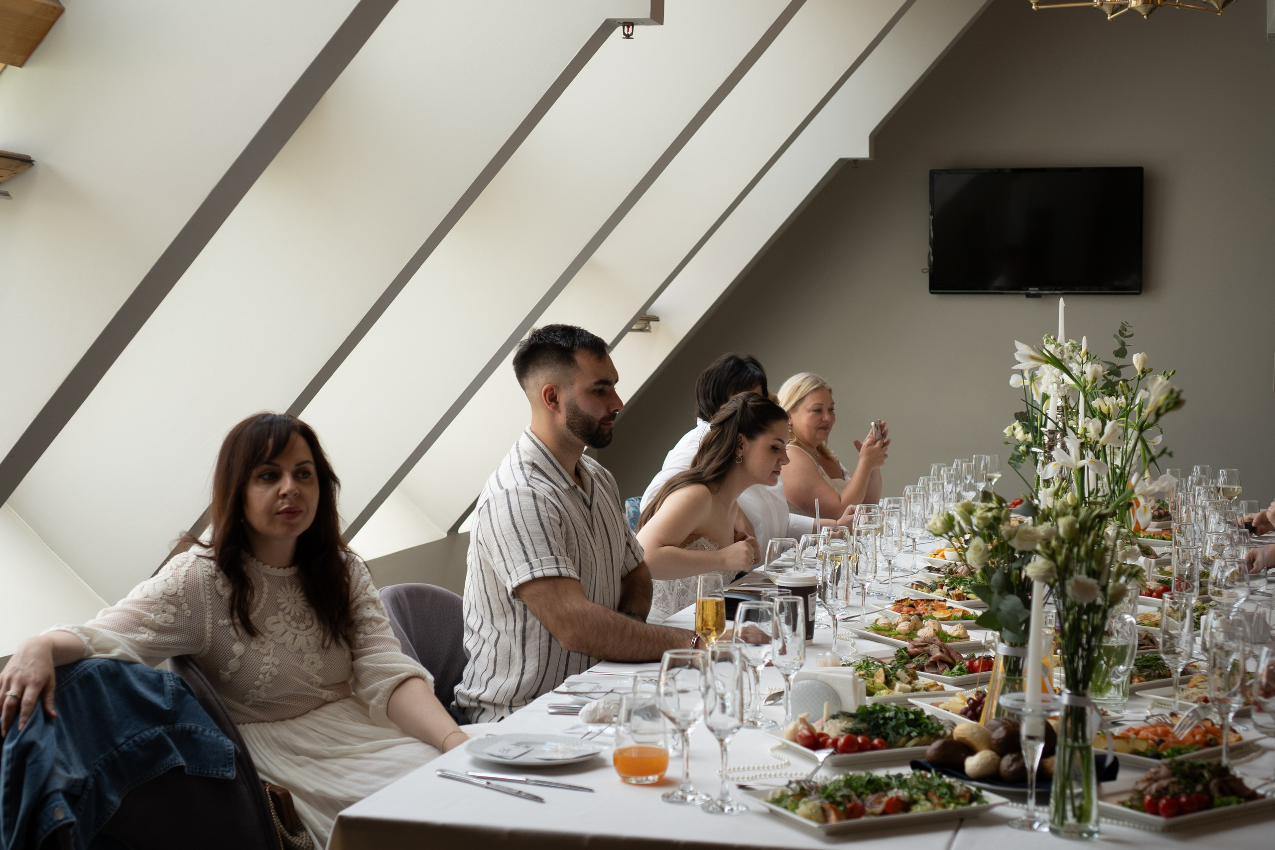 СВАДЕБНЫЙ БАНКЕТ НА ВЛАДИМИРСКОЙ В САНКТ-ПЕТЕРБУРГЕ (КАМЕРНАЯ СВАДЬБА). Профессиональный фотограф, Санкт-Петербург — Виктория Богомолова