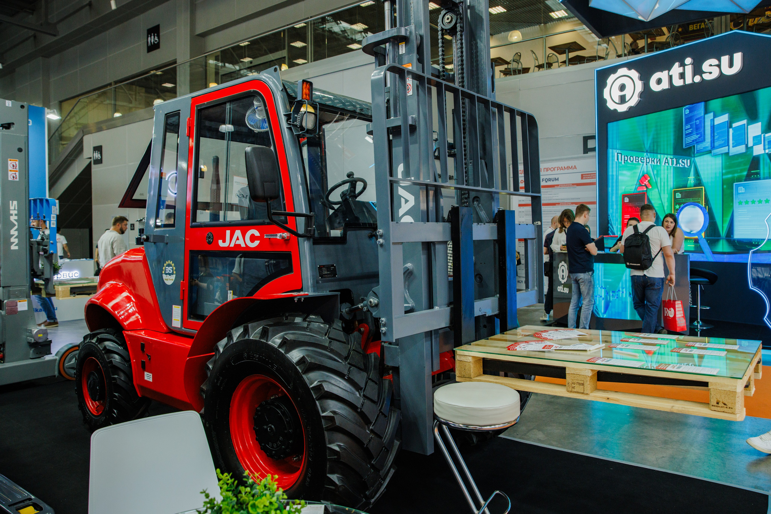 Выставка Спец. Техники. Фотограф Москва Шептаев Артём