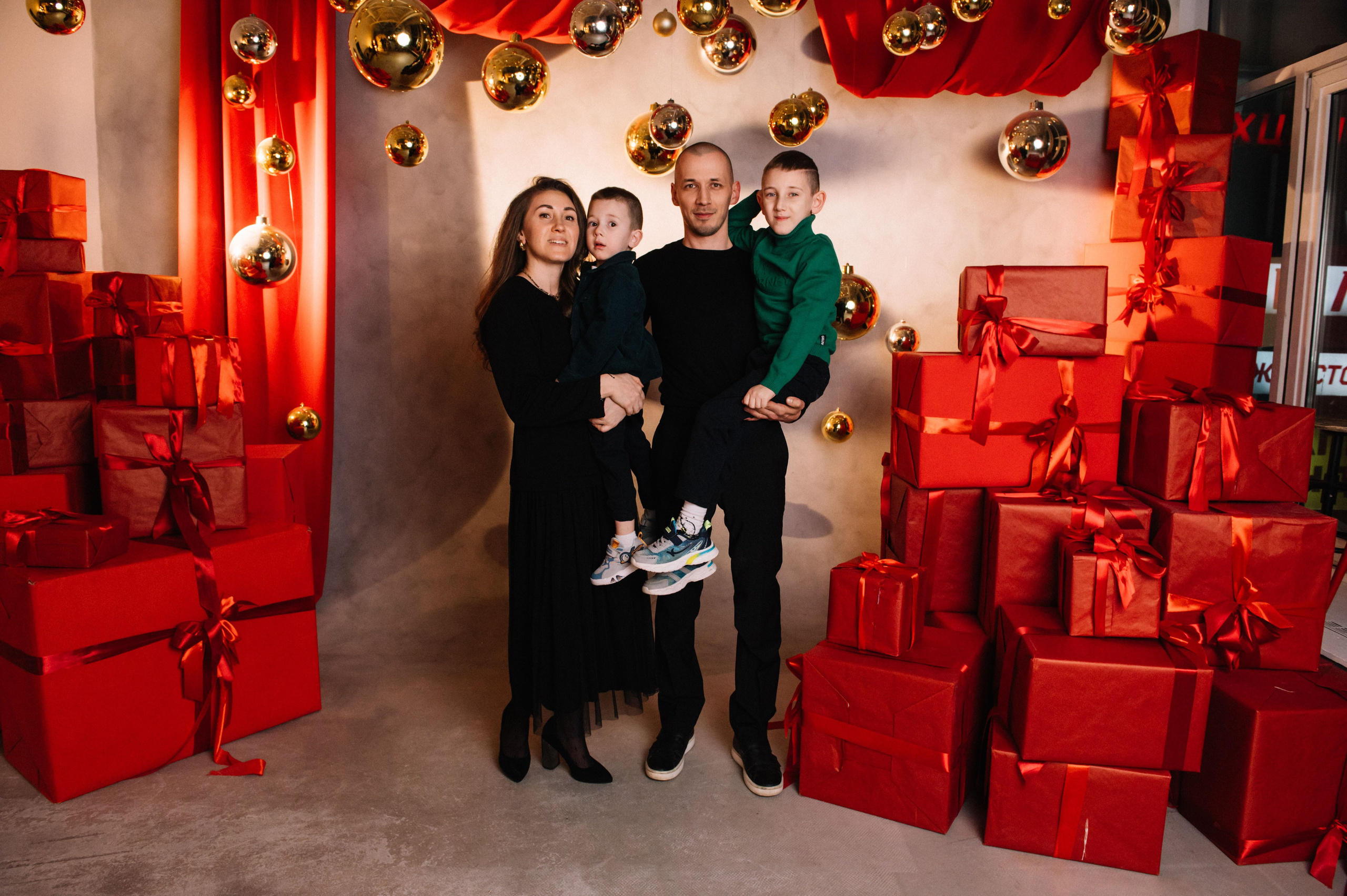 Большая семья собралась вместе на Новый год. Фотограф в Сургуте Светлана Гибадуллина