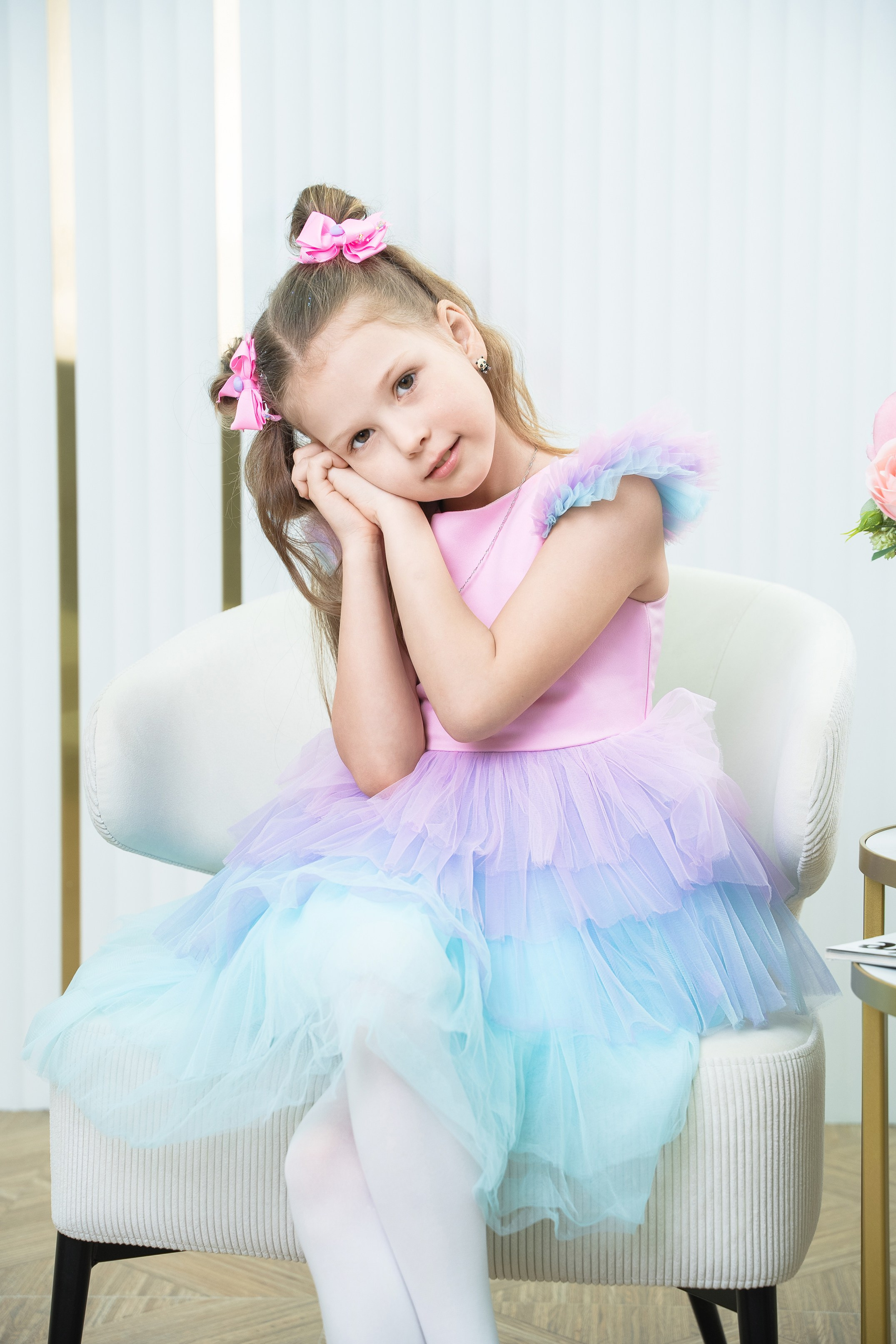 Выпускная фотосессия в фотостудии. Выпускные альбомы Нижнекамск Набережные Челны Фотостудия Небо