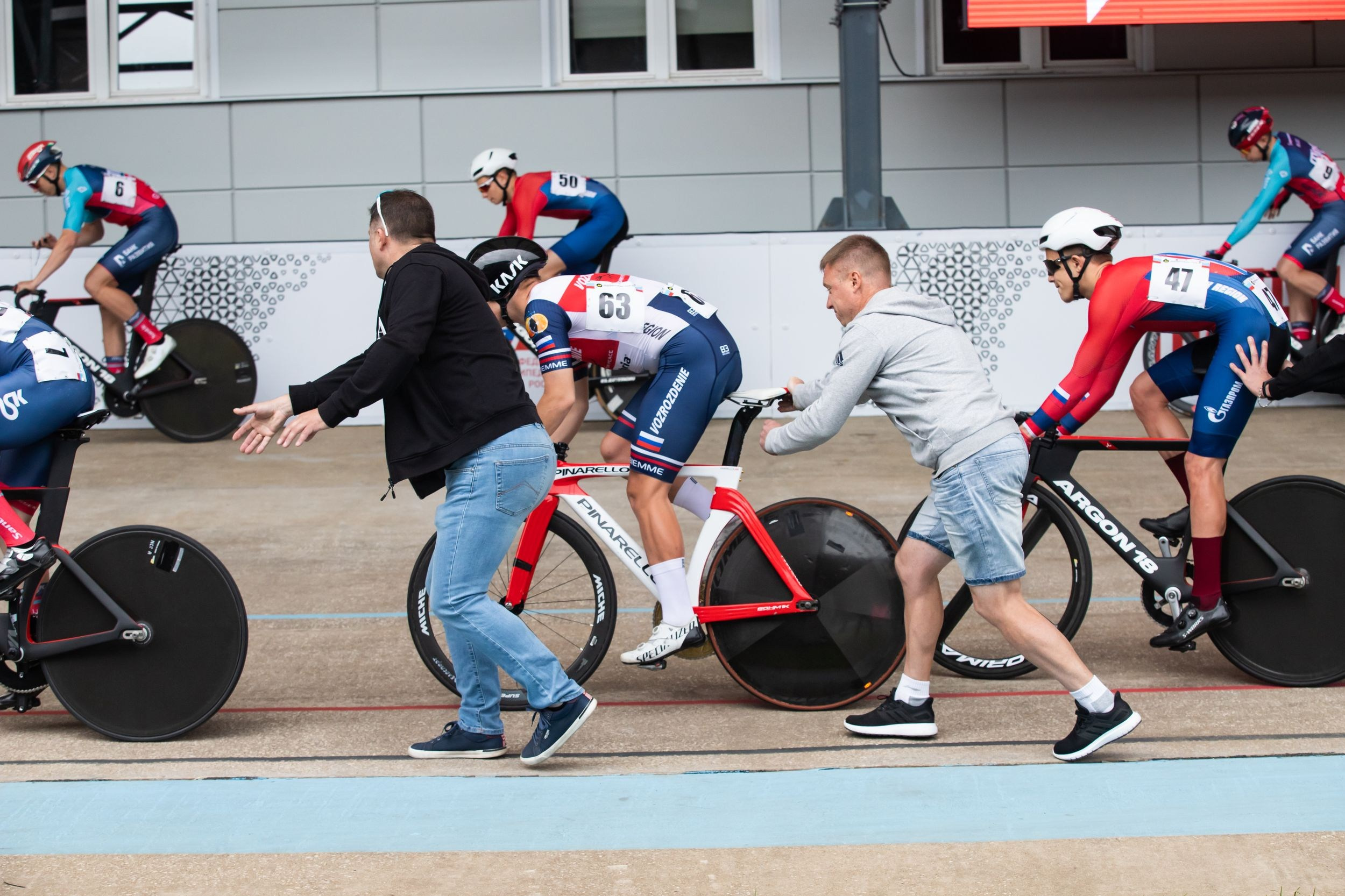 Соревнования по велоспорту «Большой приз Тулы» (19 мая 2023). Репортажный фотограф Алексей Пирязев