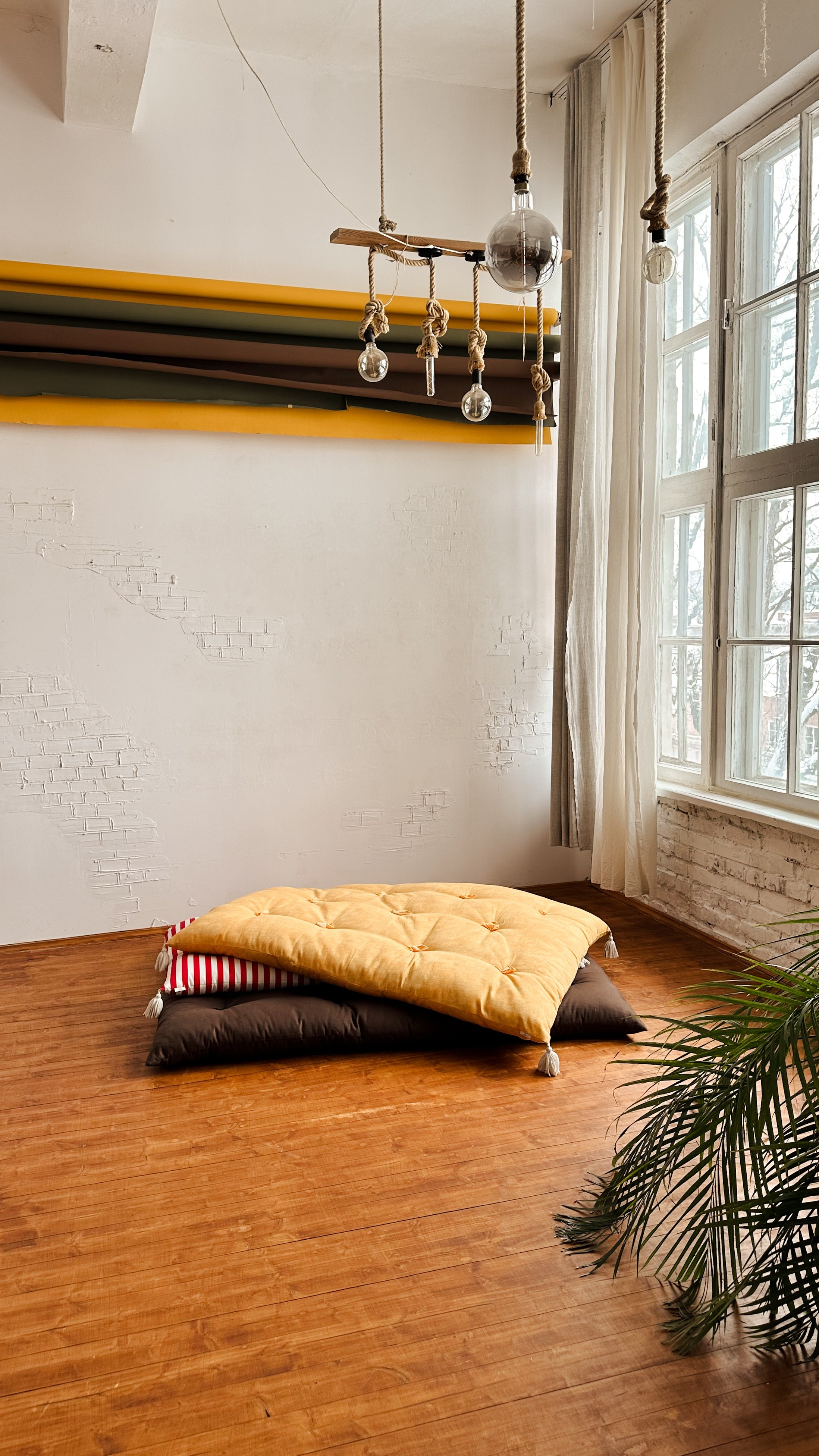 Интерьер фотостудии «Лофт Потолок», город Краснодар, ул. Зиповская 5 литер Х. Семейный и детский фотограф в Краснодаре Анна Трашкова