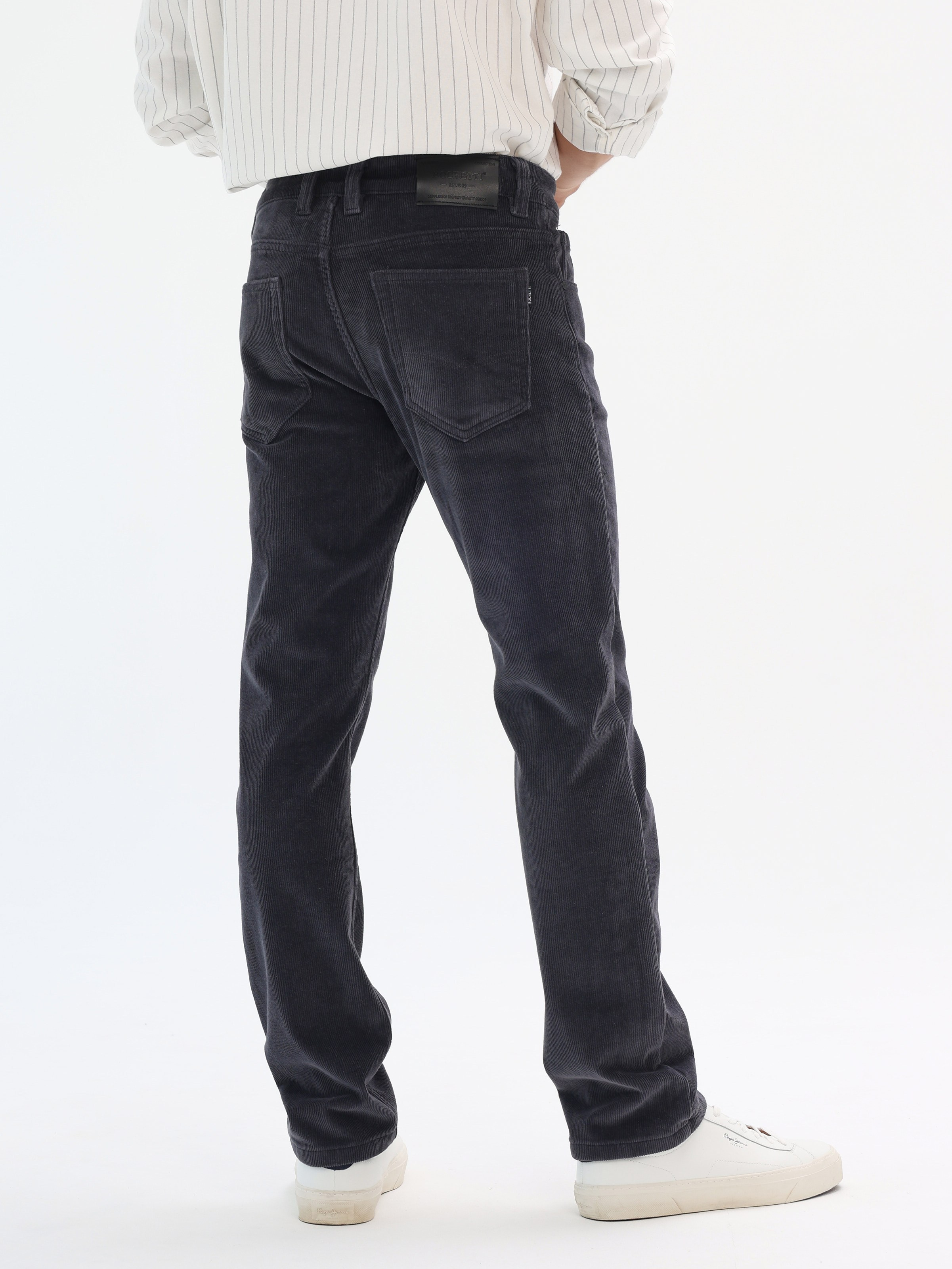 Каталожные фото одежды, сборные съемки для маркетплейсов Вайлдберриз, Новосибирск. Съемка фото и видео для маркетплейсов Вайлдберриз, Озон в Новосибирске