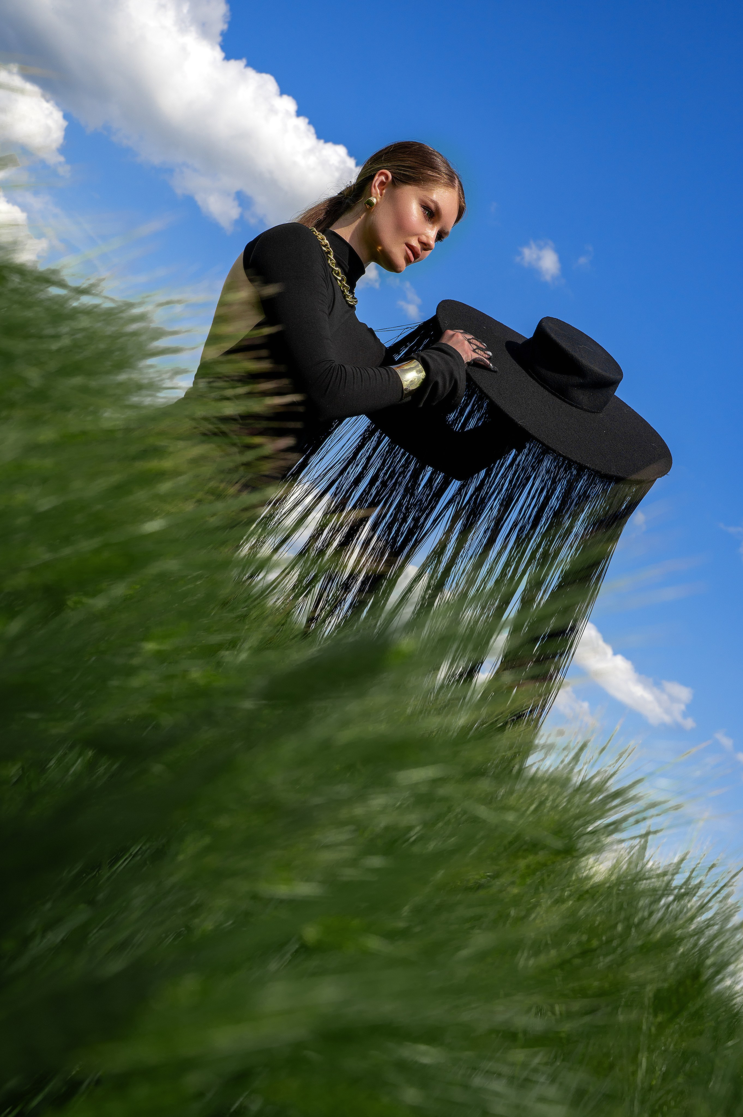 фотограф беларусь, индивидуальная фотосессия, съемка со стилизацией образа, фотограф Минск, женская фтосессия, портрет, съемка в поле, стильная съемка, фотосессия с готовым образом, как найти фотографа, фотограф Ольга Шаповалова. фотограф Беларусь, женская фотосессия, прогулочная съемка, стрит фотосессия, съемка с готовым образом 
