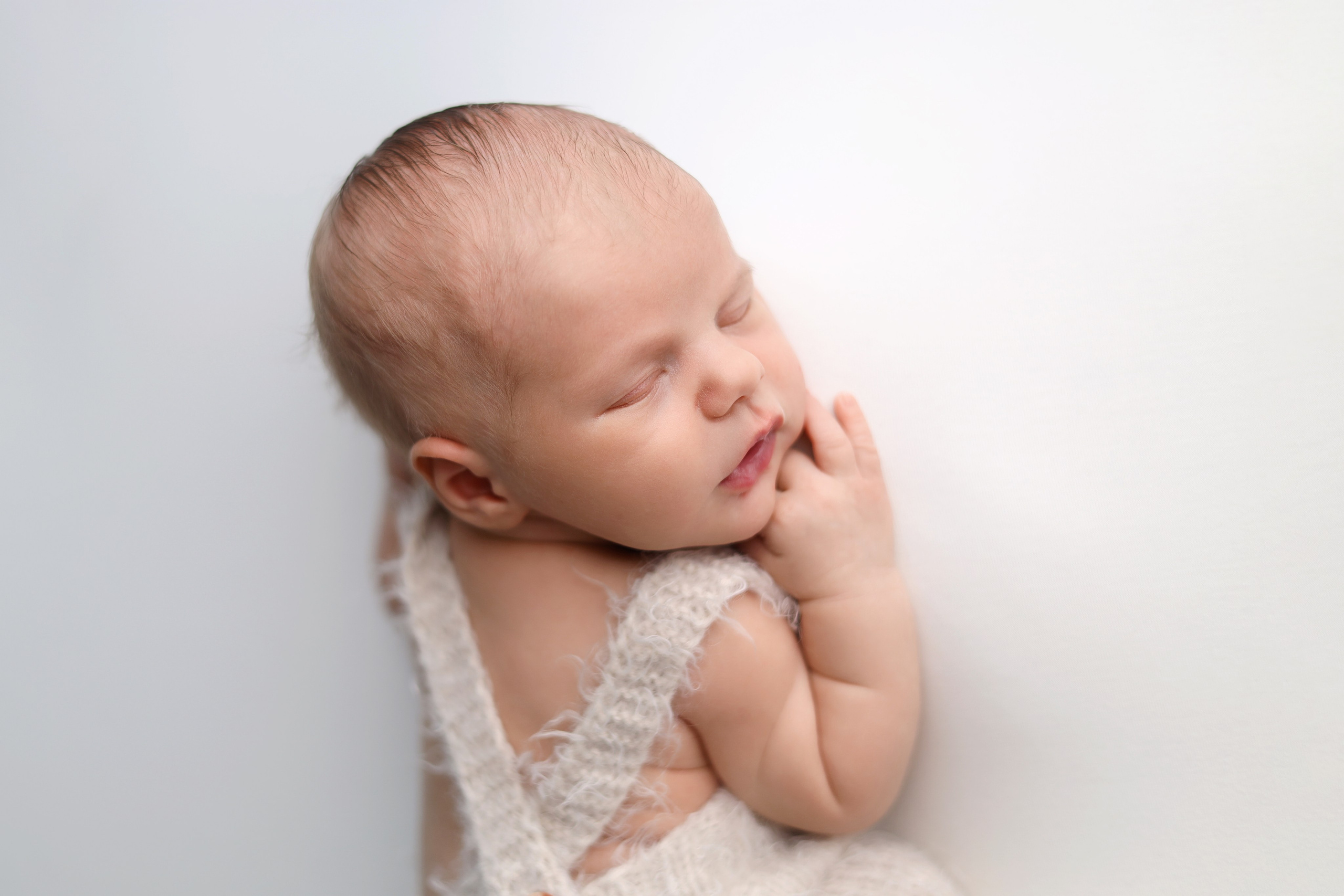 Ньюборн съемка Мирона. Фотограф новорожденных в Бутово. Фотограф новорожденных Москва. Ньюборн фотограф Москва