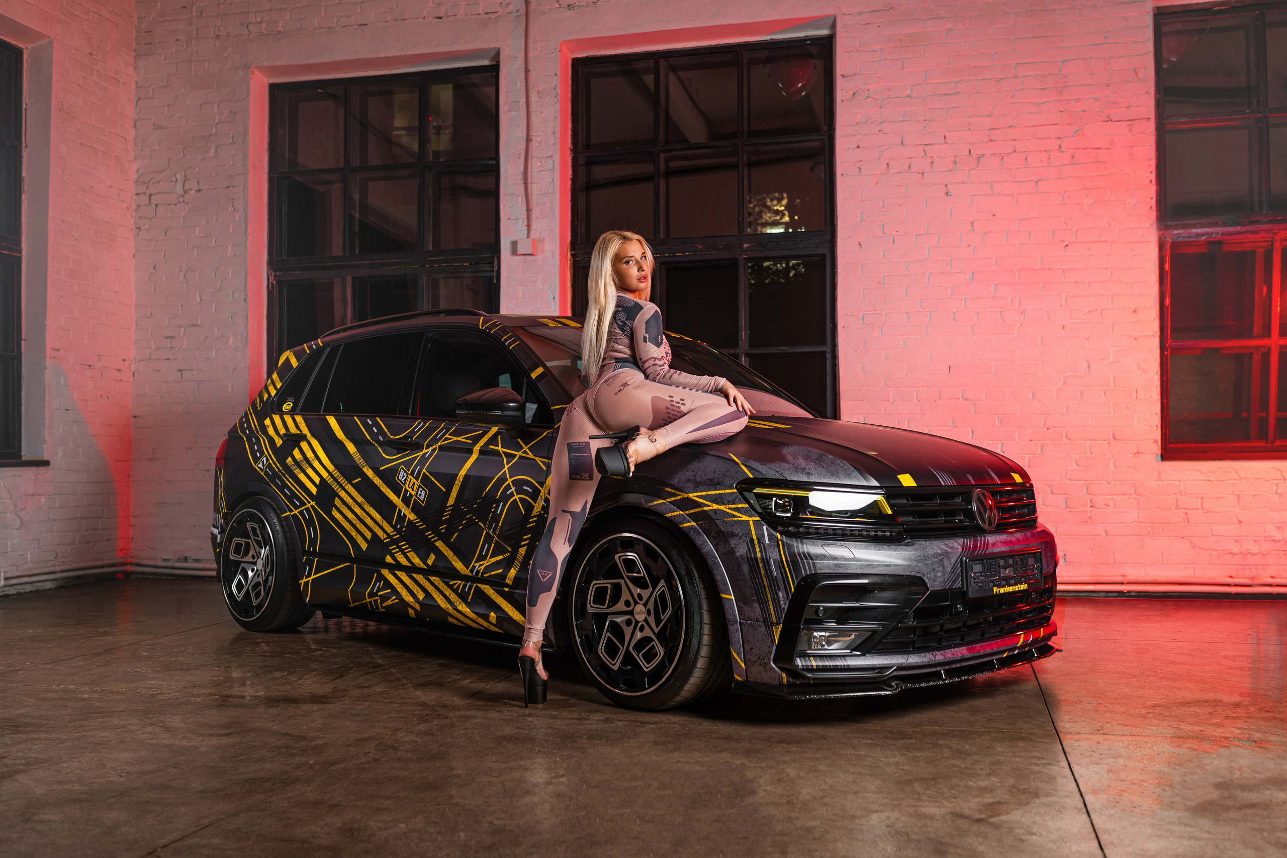 Girls x Volkswagen Tiguan. Автомобильный фотограф в Москве | Базилев Александр