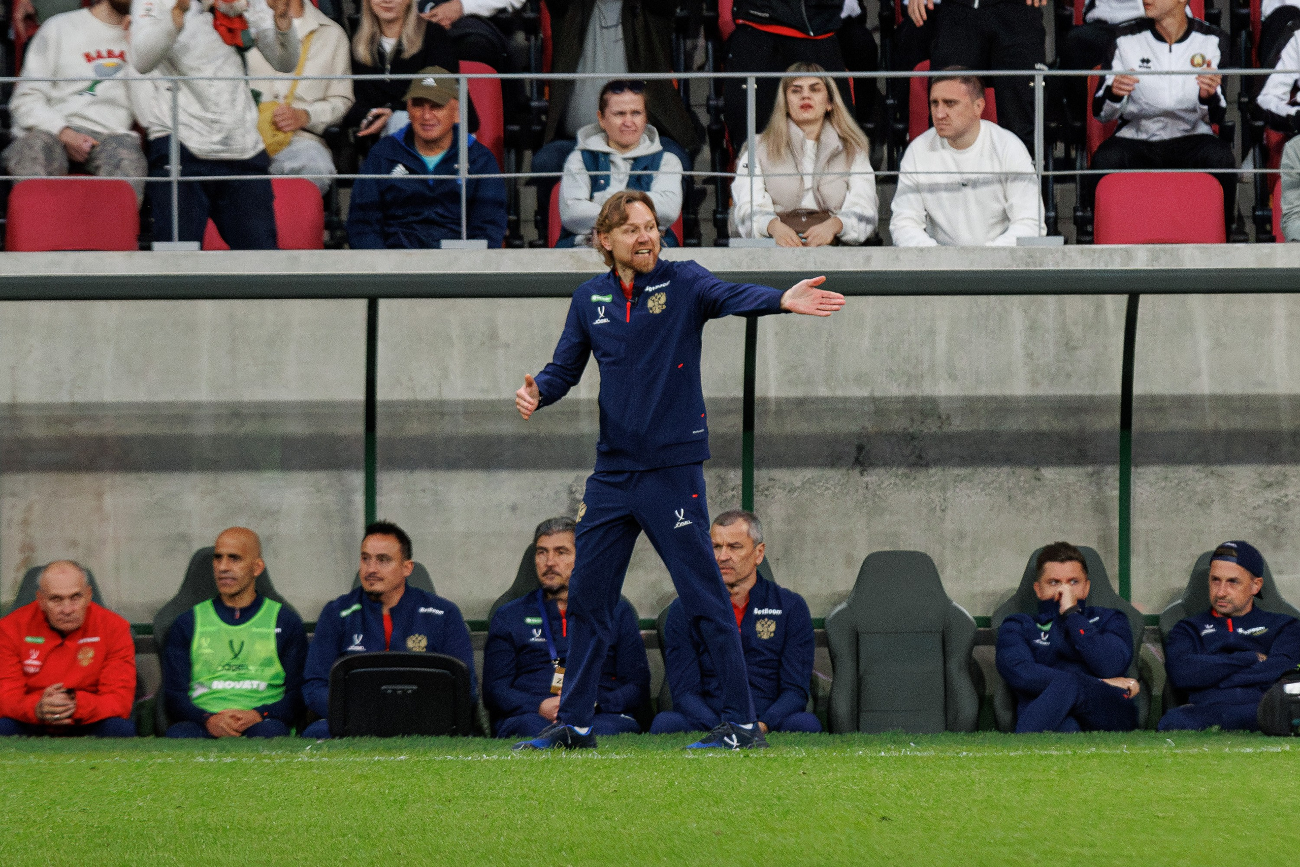 Товарищеский матч Россия — Беларусь. Спортивный фотограф Вадим Добедченков