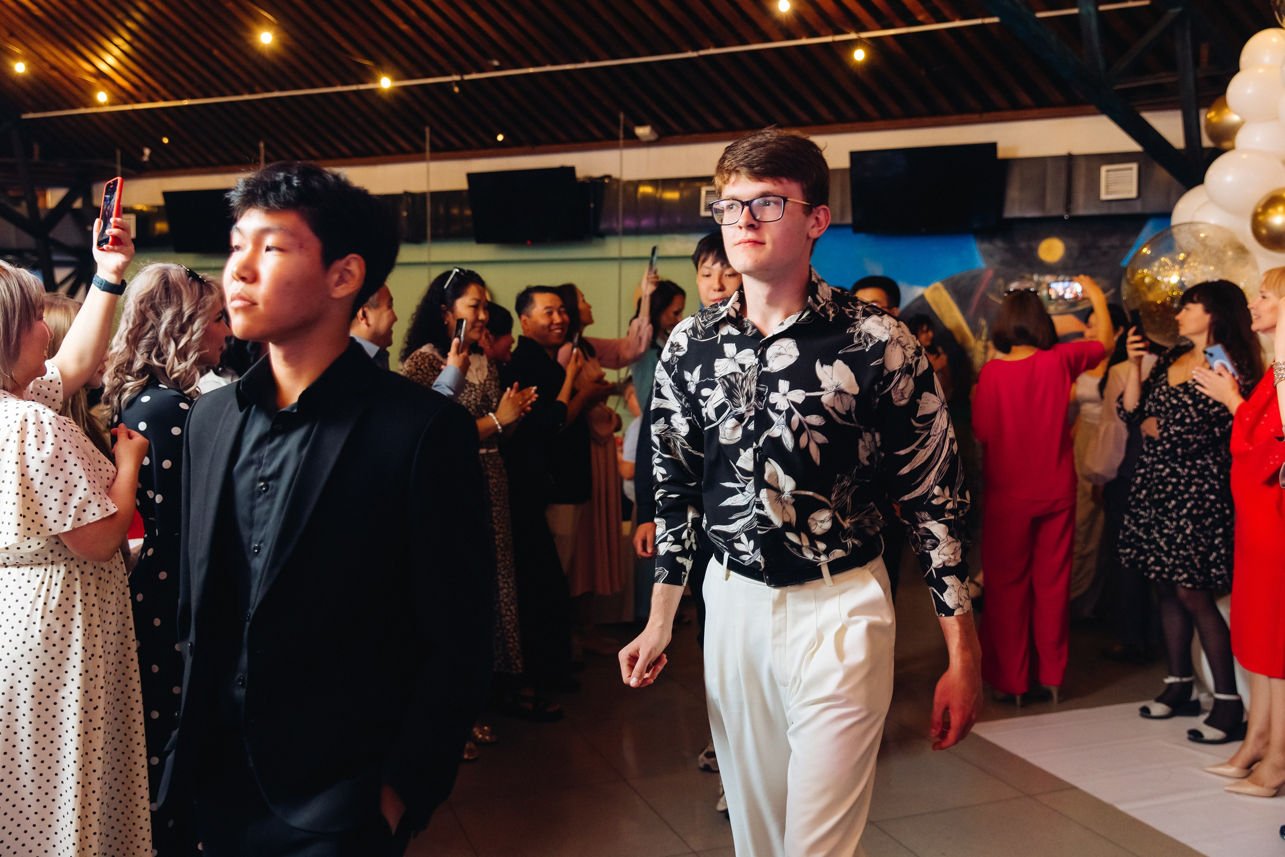 Выпускной вечер. 49 школа. Баран на корове. Свадебный и семейный фотограф в Улан-Удэ