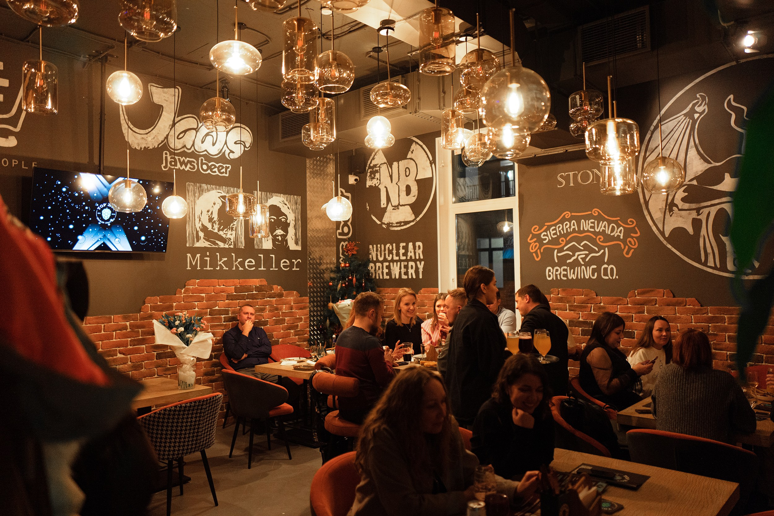 Открытие Бара Top-Hop на улице Фармана Салтанова 06.12.24. Фотограф Тюмень