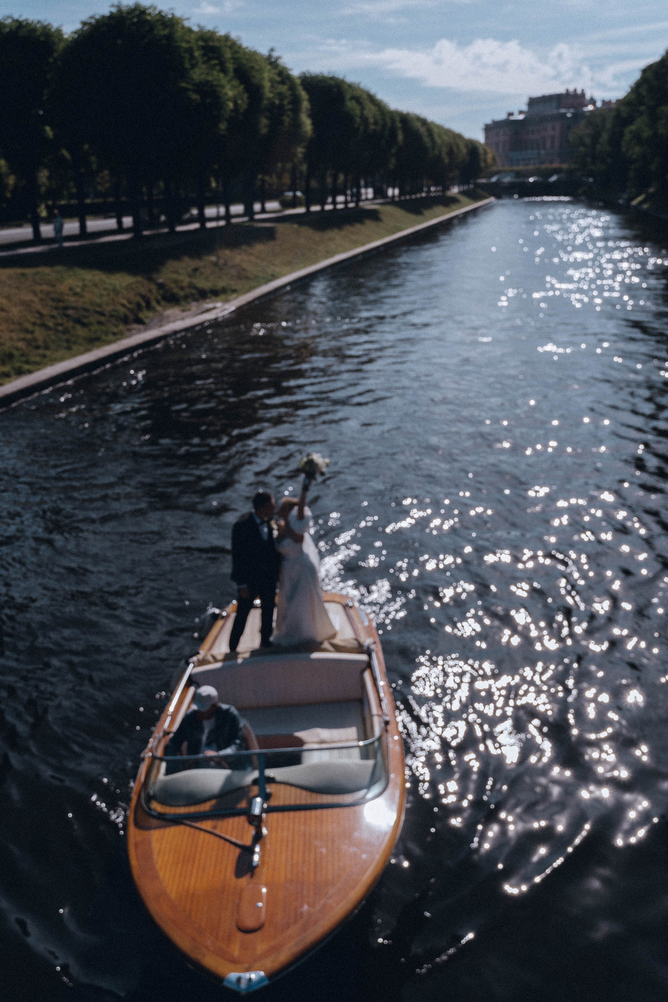 СВАДЕНБНАЯ СЬЕМКА НА КАТЕРЕ ПО КАНАЛАМ САНКТ-ПЕТЕРБУРГА И В АКВАТОРИИ НЕВЫ. Профессиональный фотограф, Санкт-Петербург — Виктория Богомолова